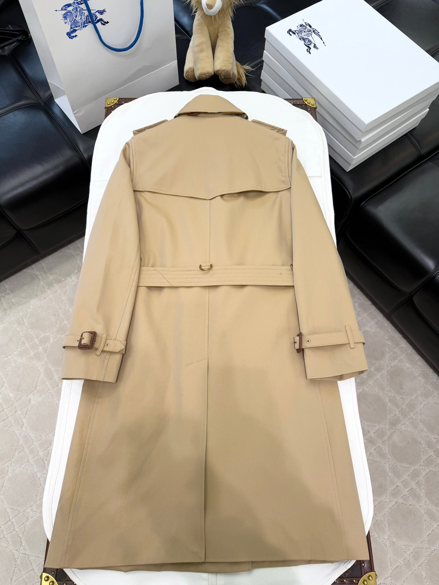 버버리 미드 렝스 켄징턴 헤리티지 트렌치코트