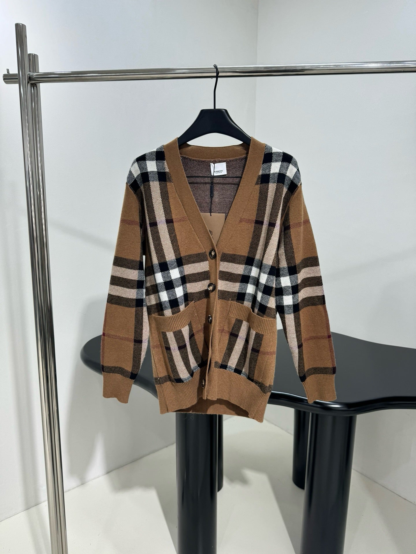버버리 체크 울 캐시미어 가디건