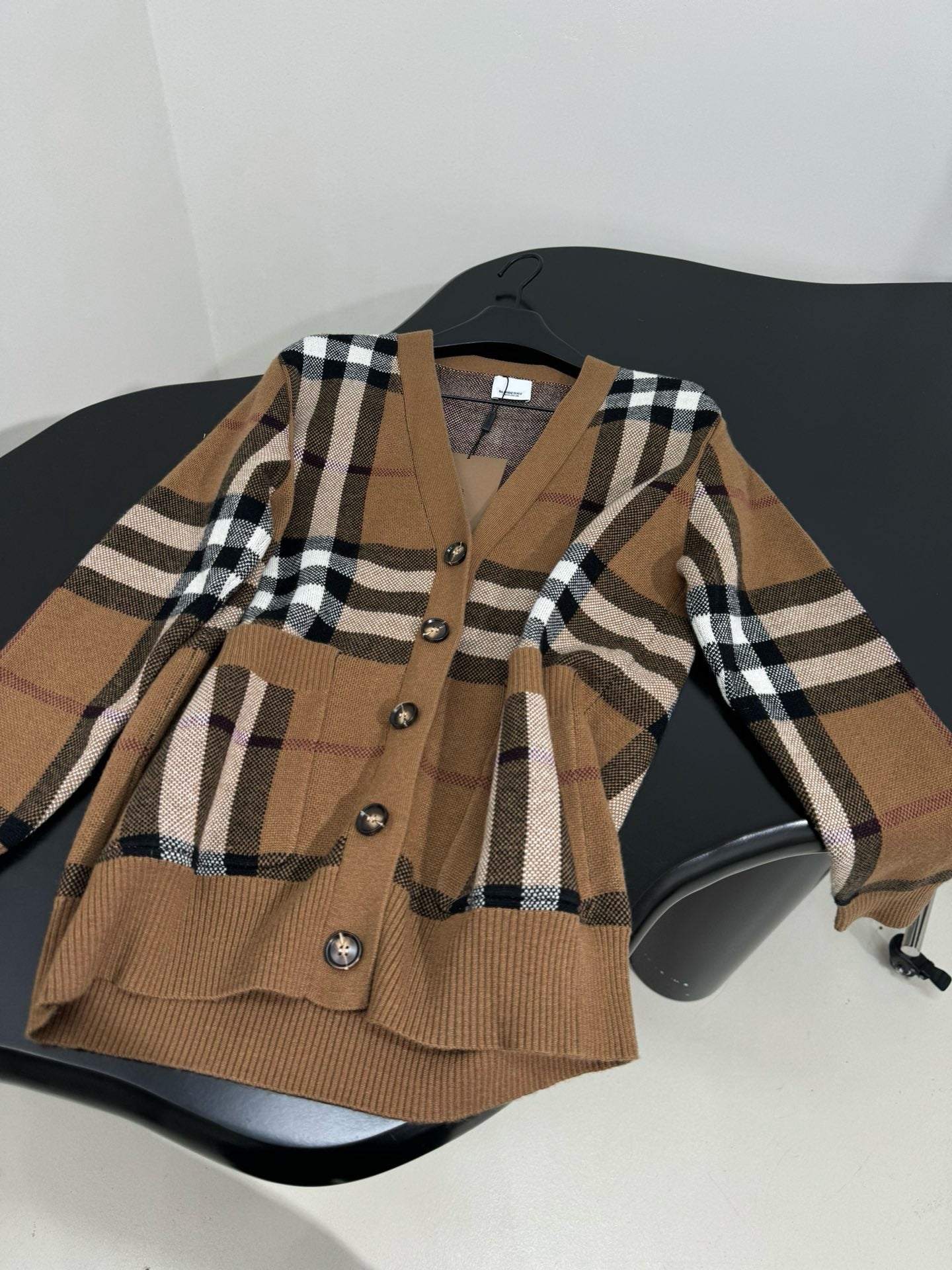 버버리 체크 울 캐시미어 가디건