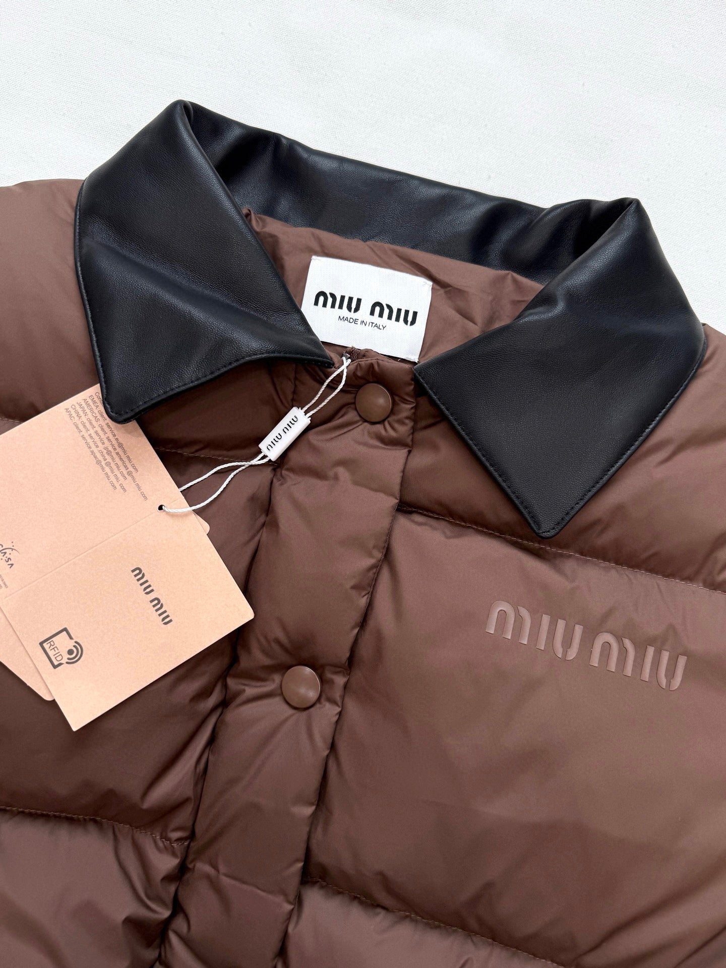 미우미우 기능성 퐁제 크롭 다운 자켓