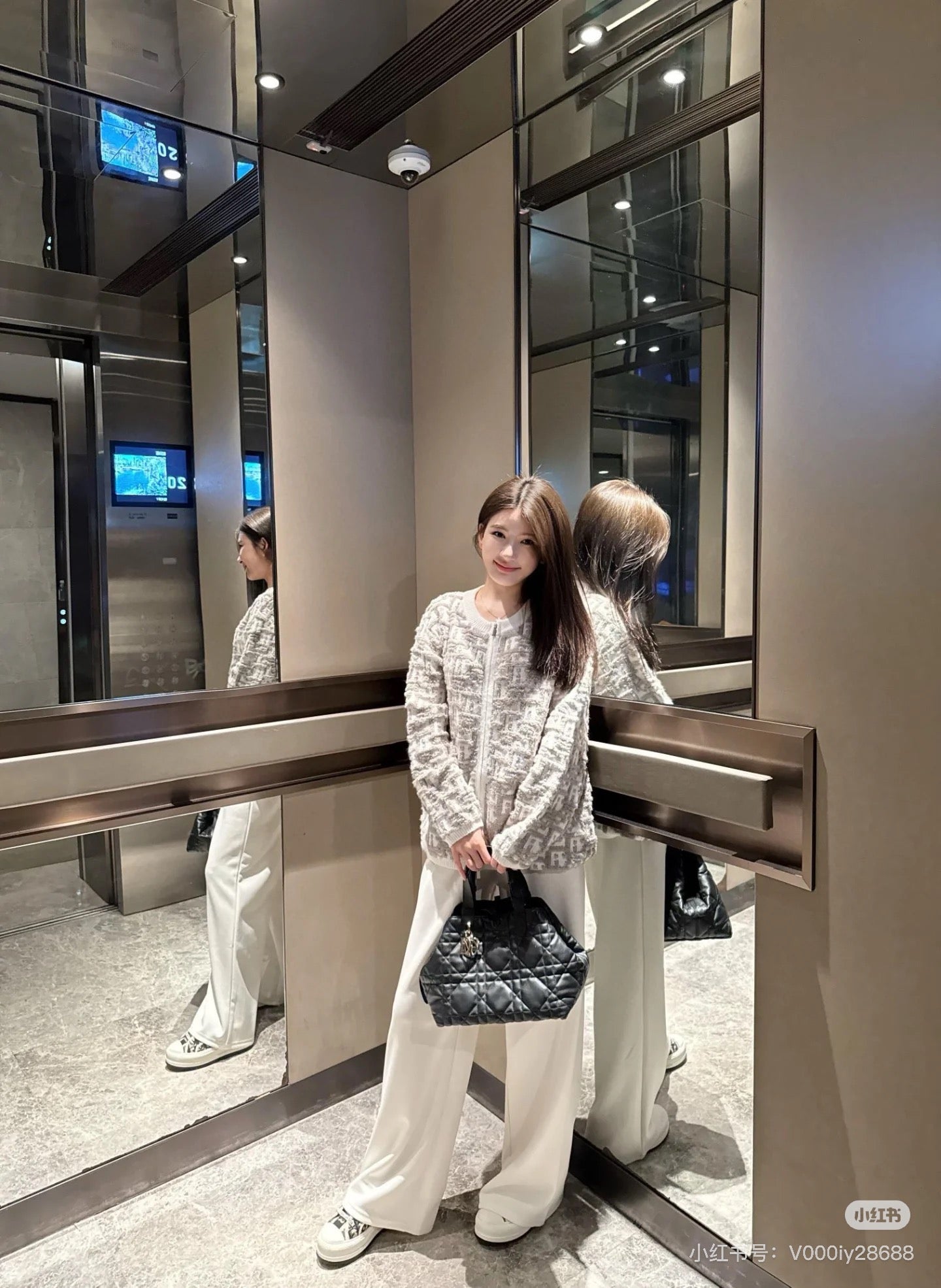 디올 오블리크 가디건