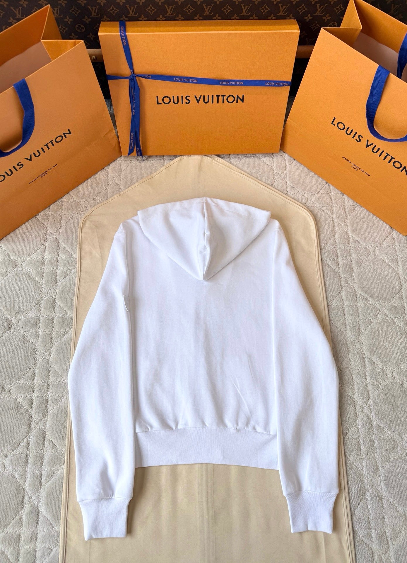 루이비통 가죽 트리밍 조깅 셋업