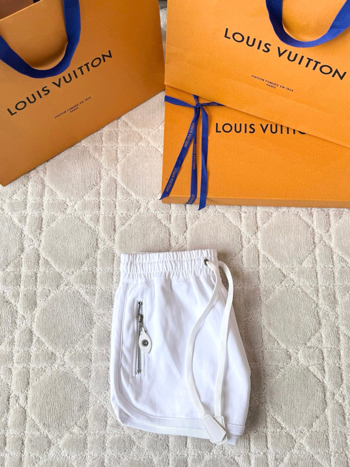 루이비통 가죽 트리밍 조깅 셋업