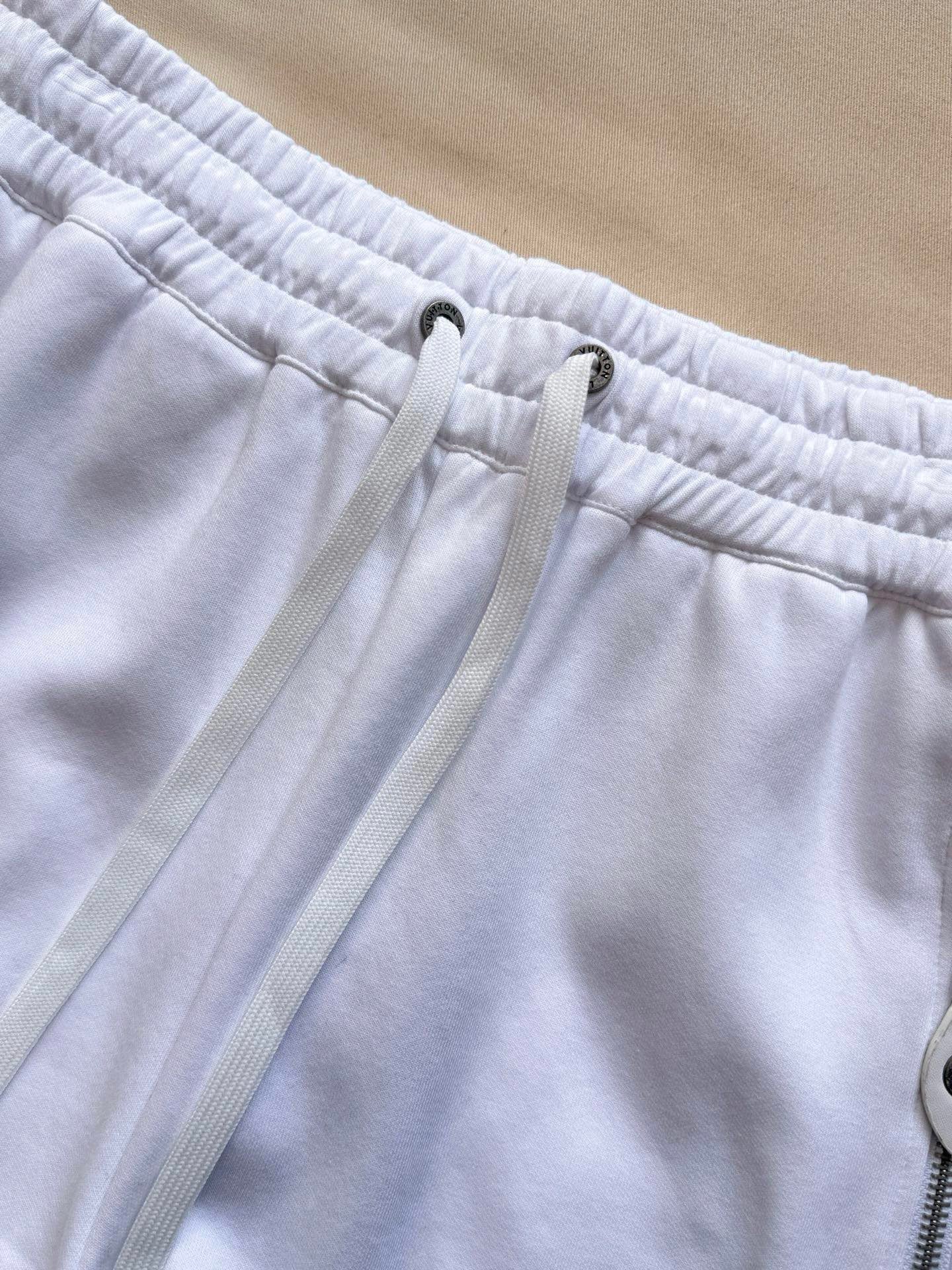 루이비통 가죽 트리밍 조깅 셋업