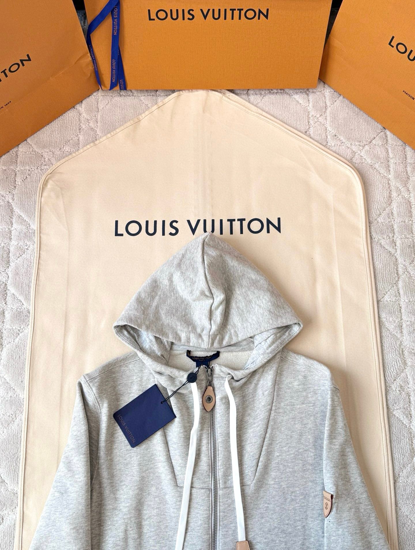 루이비통 가죽 트리밍 조깅 셋업