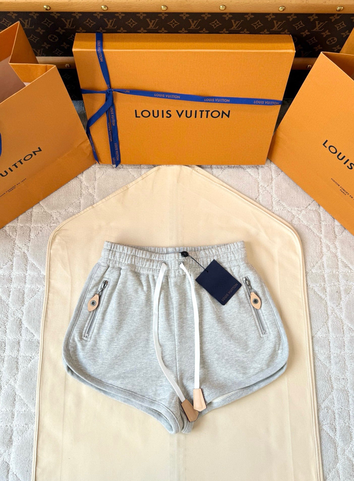 루이비통 가죽 트리밍 조깅 셋업