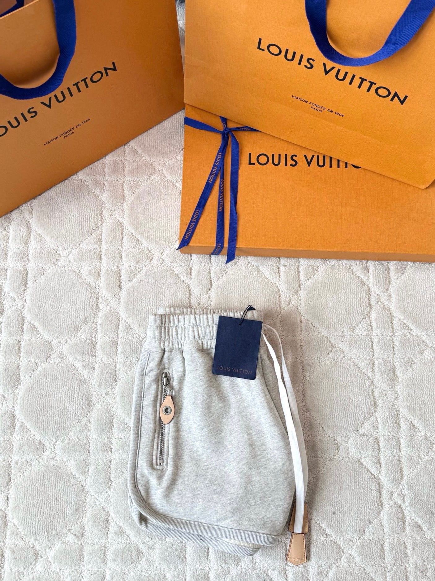 루이비통 가죽 트리밍 조깅 셋업