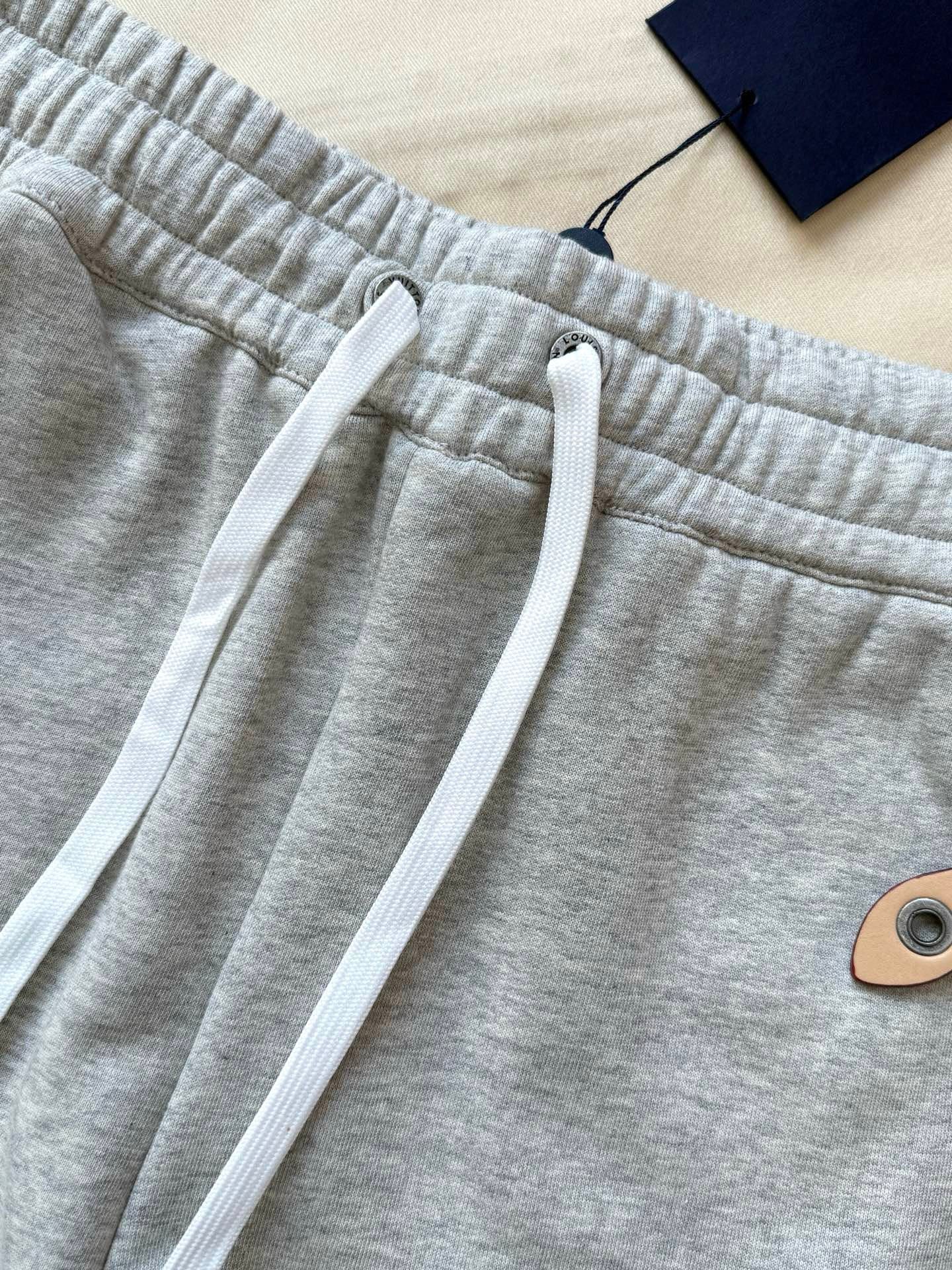 루이비통 가죽 트리밍 조깅 셋업