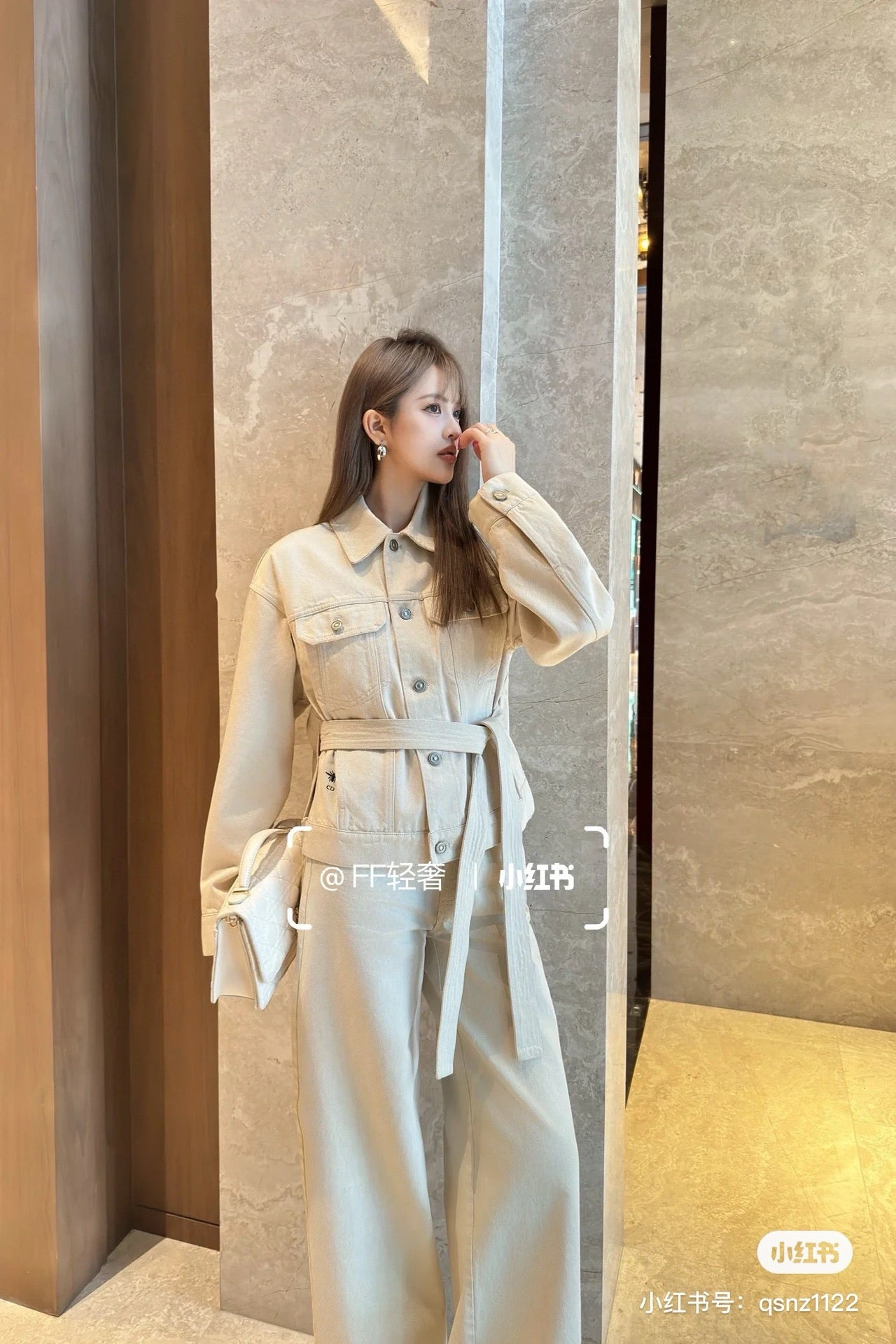 디올 쇼트 벨트 자켓