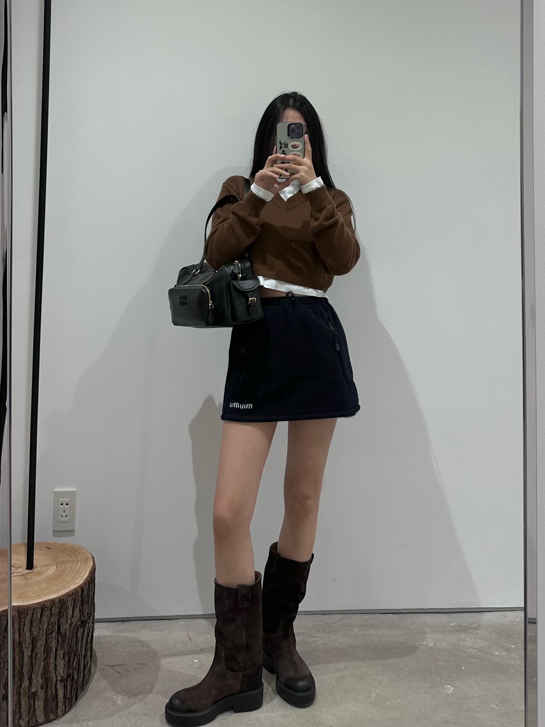 미우미우 플리스 미니스커트