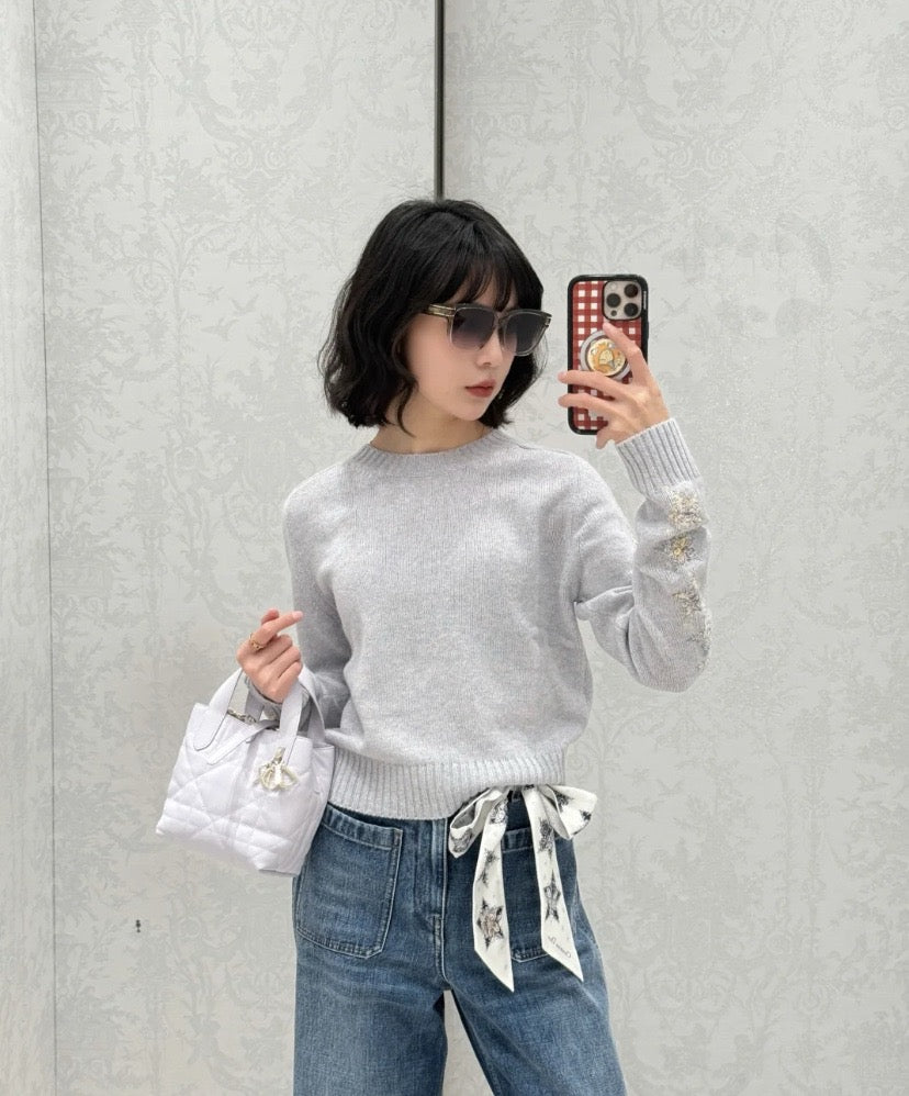 디올 Star 모티브 자수 스웨터