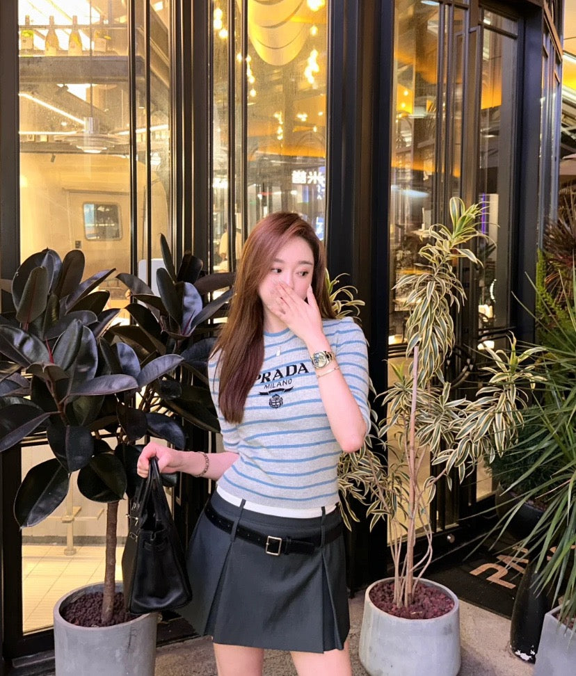 프라다 슈퍼파인 울 크루넥 스웨터