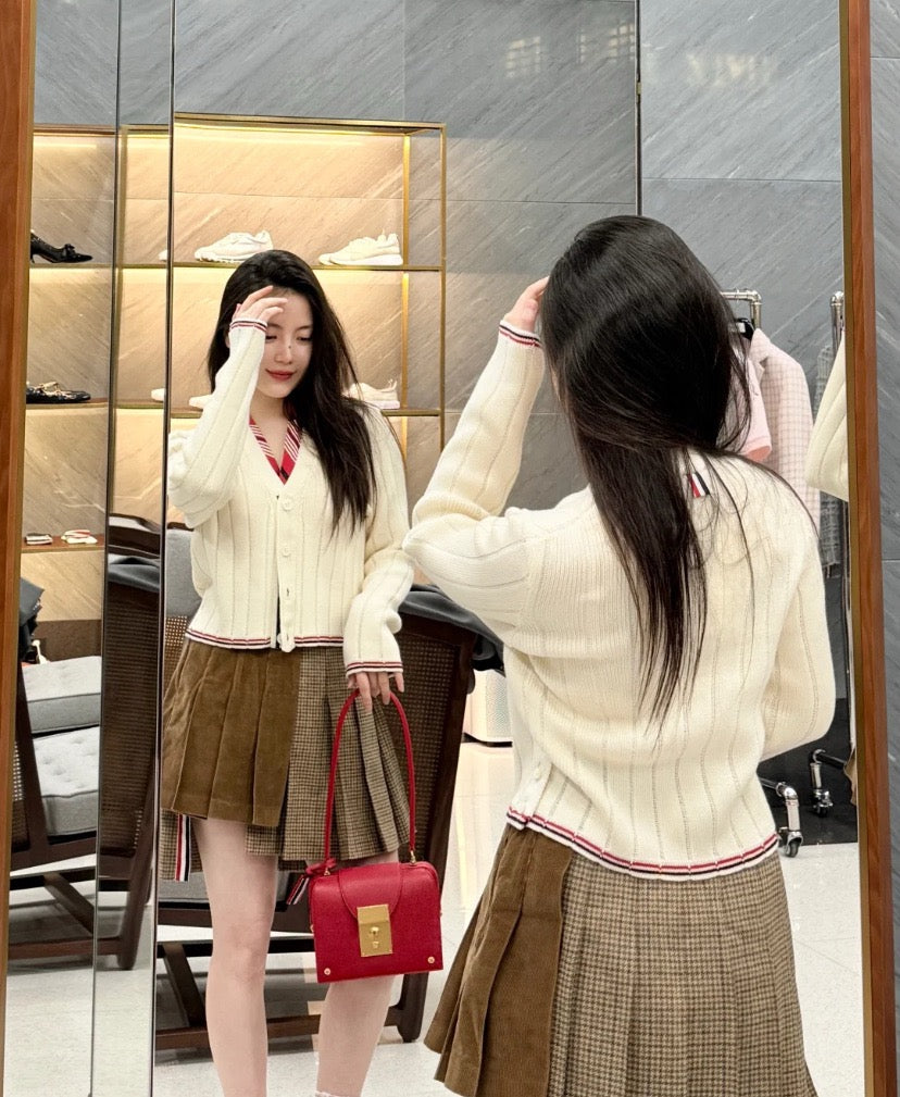 톰브라운 메리노 울 브이넥 가디건