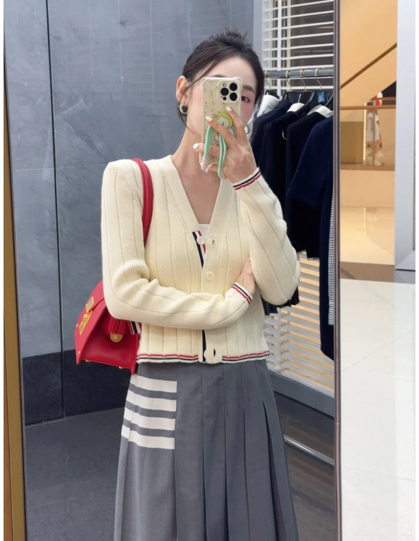 톰브라운 메리노 울 브이넥 가디건
