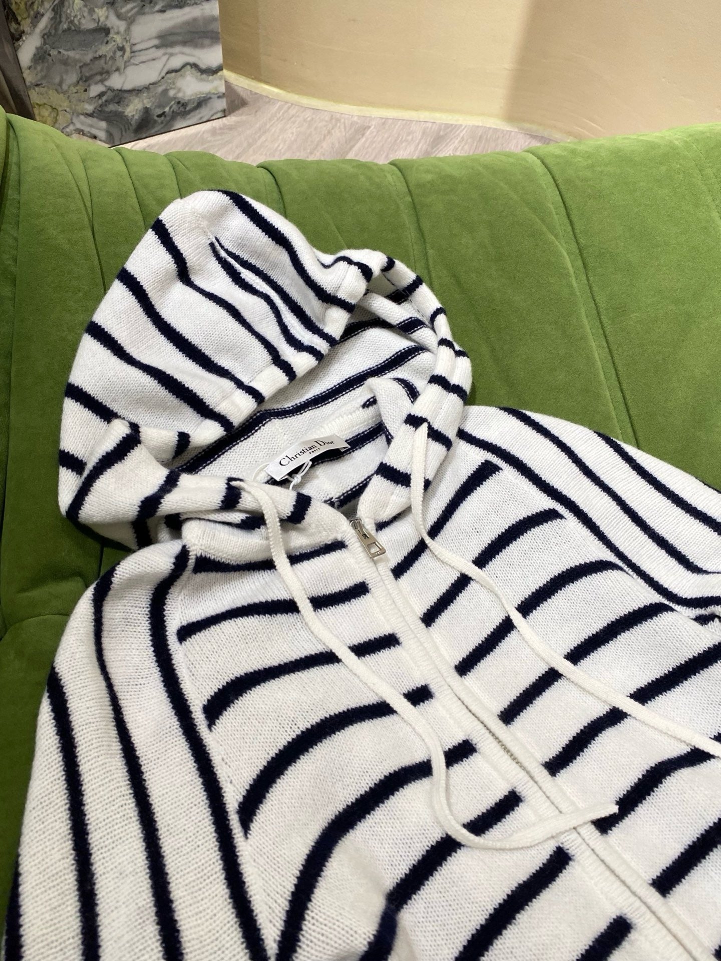 디올 D-Stripes 버진 울 니트 후드 지퍼 가디건