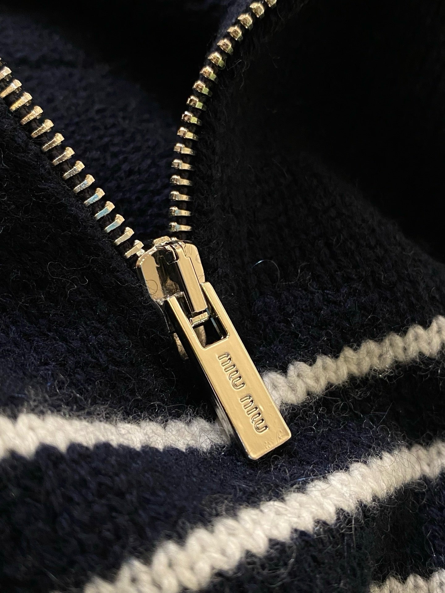 미우미우 캐시미어 스웨터