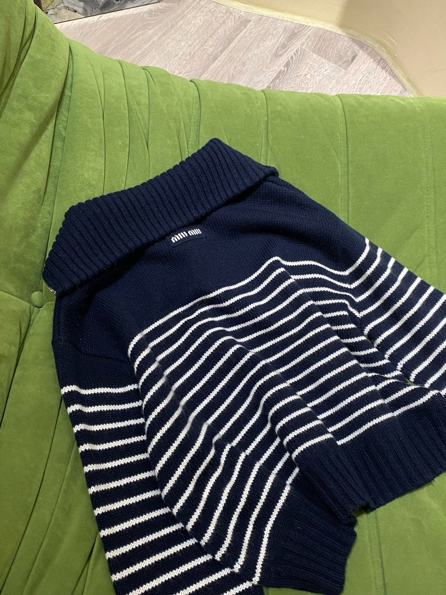 미우미우 캐시미어 스웨터