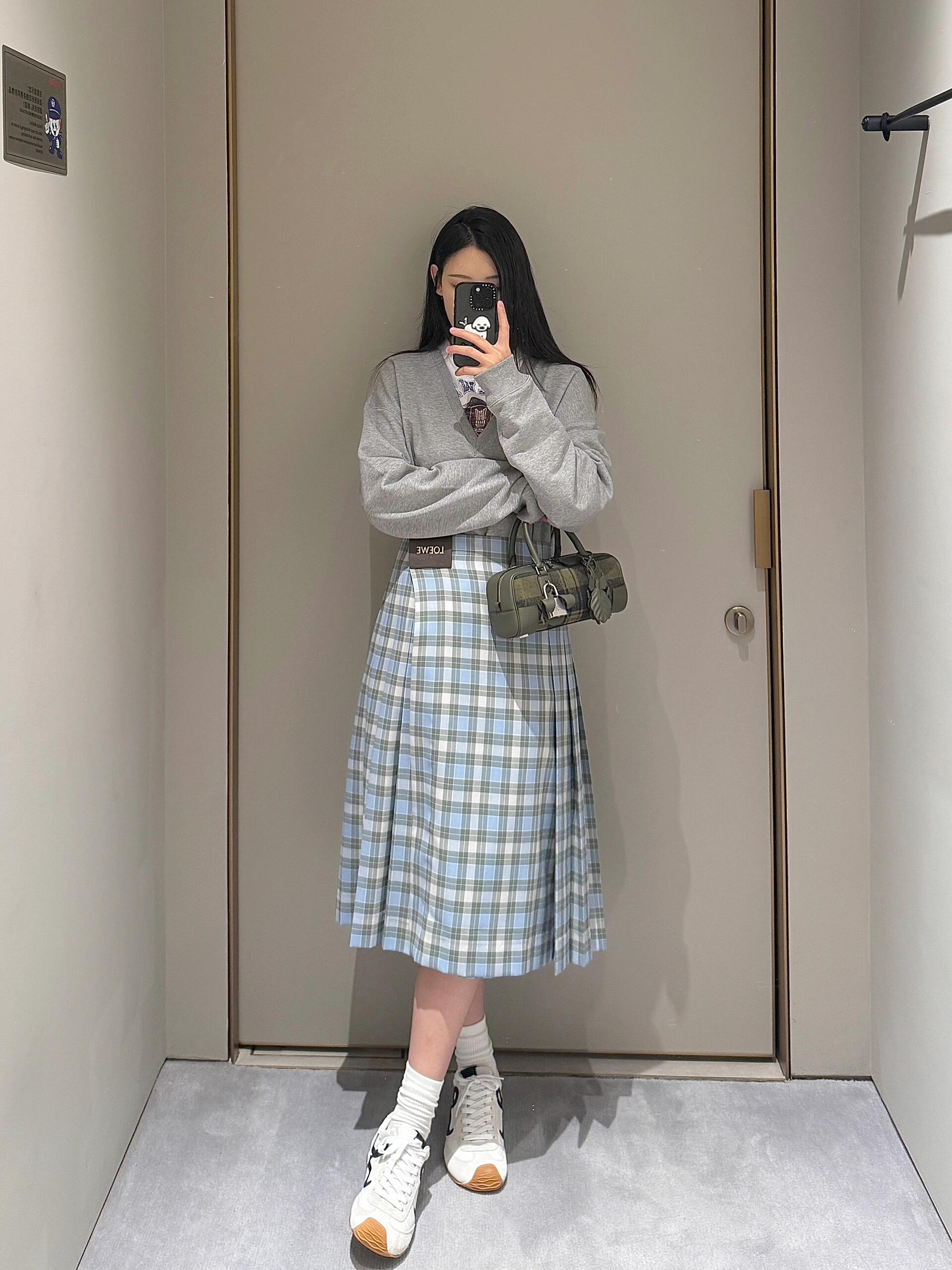 로에베 울 블렌드 플리츠 스커트