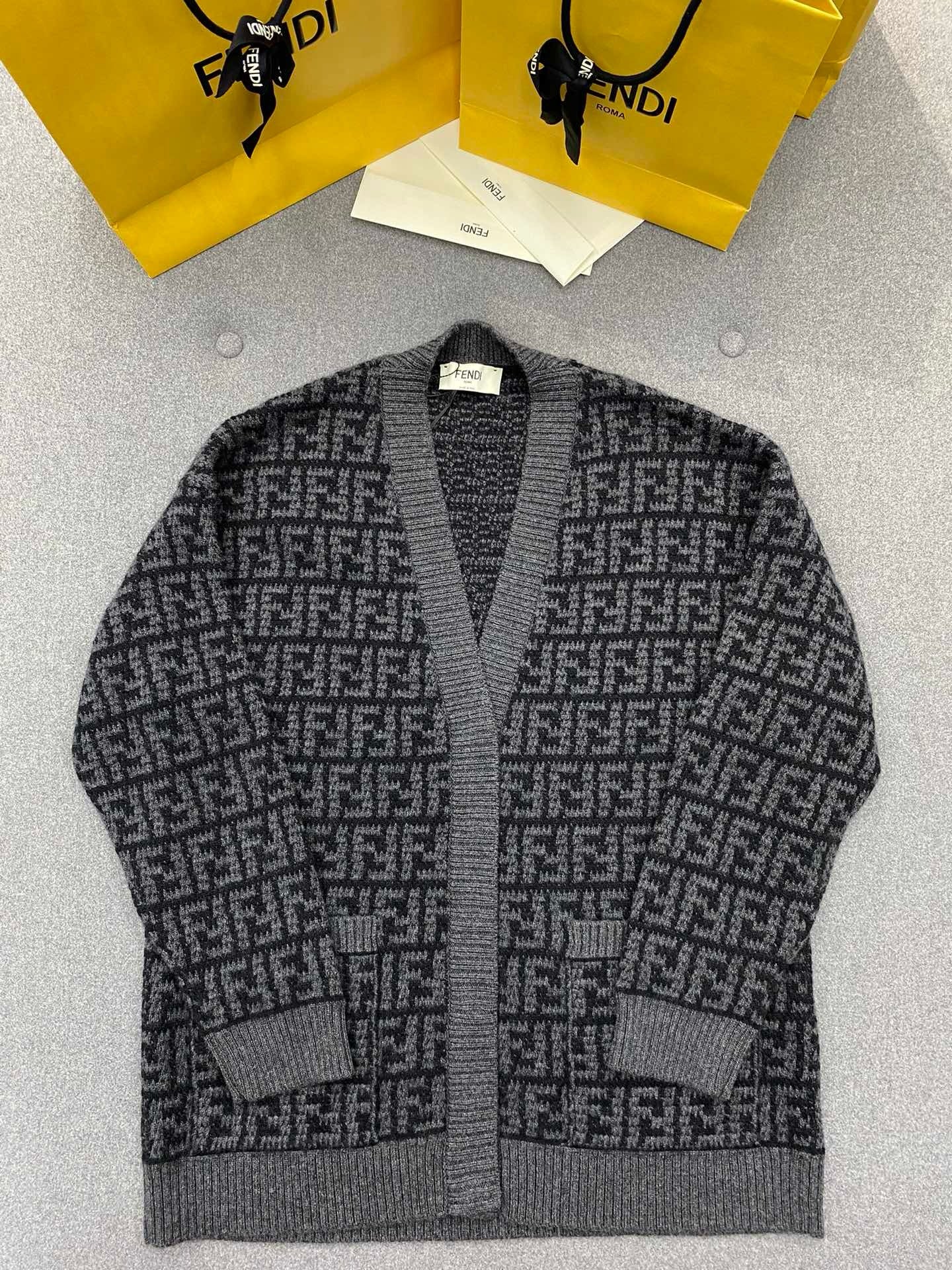 펜디 FF 로고 가디건