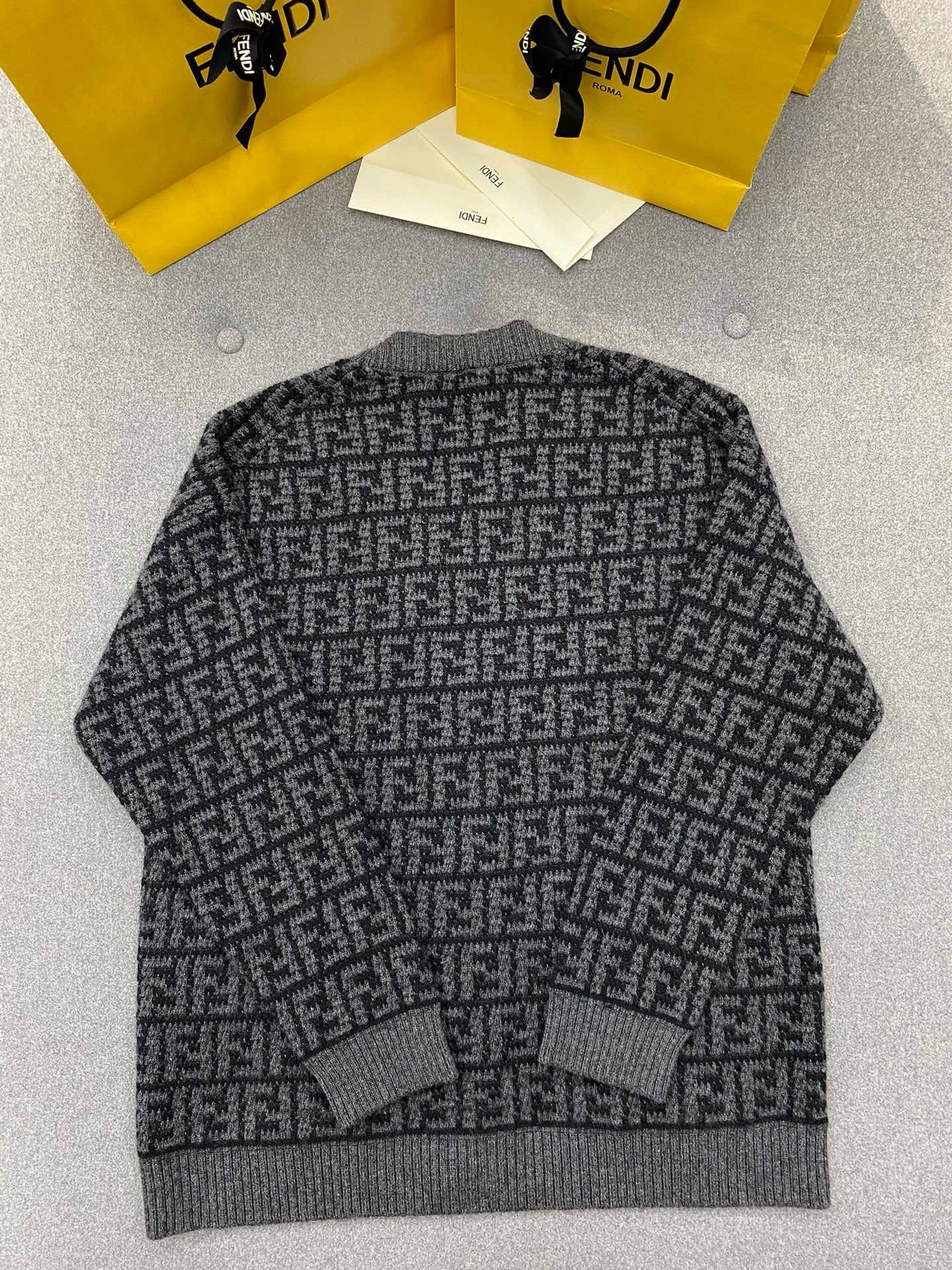 펜디 FF 로고 가디건