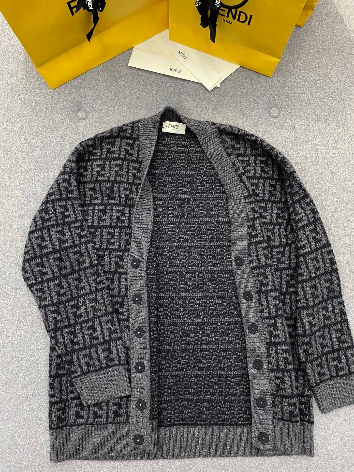 펜디 FF 로고 가디건