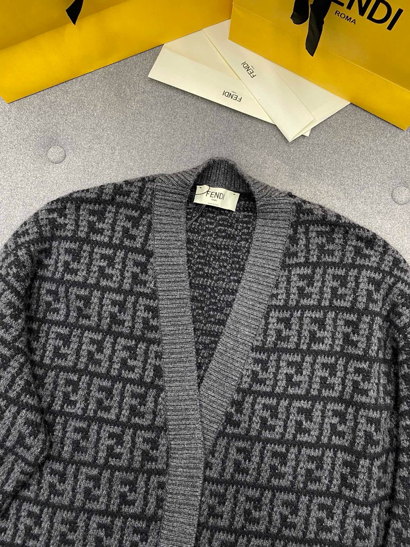 펜디 FF 로고 가디건