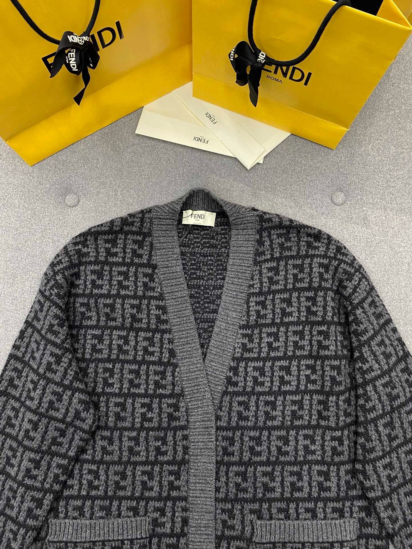 펜디 FF 로고 가디건