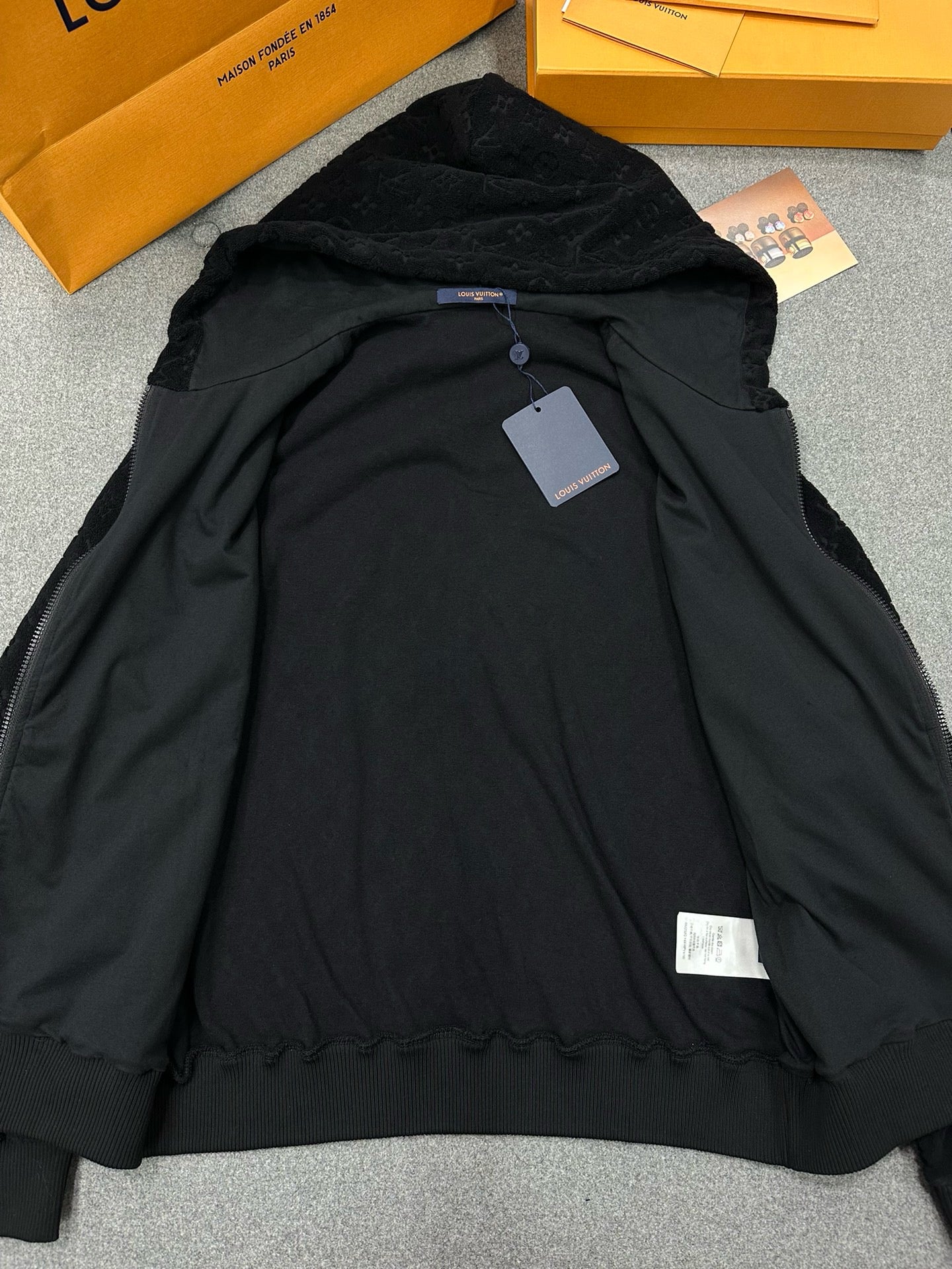 루이비통 모노그램 프렌치 테리 집스루 후드