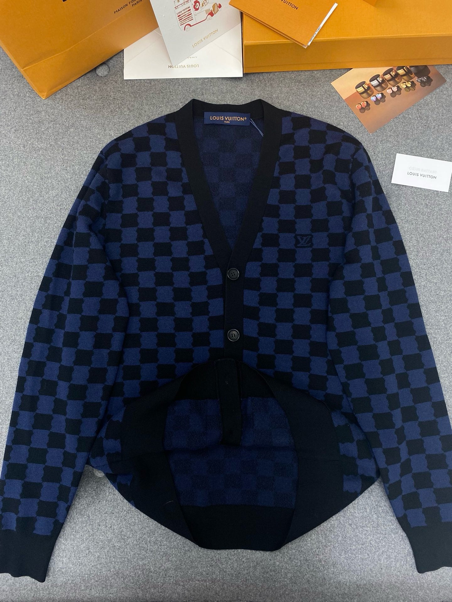 루이비통 울 가디건