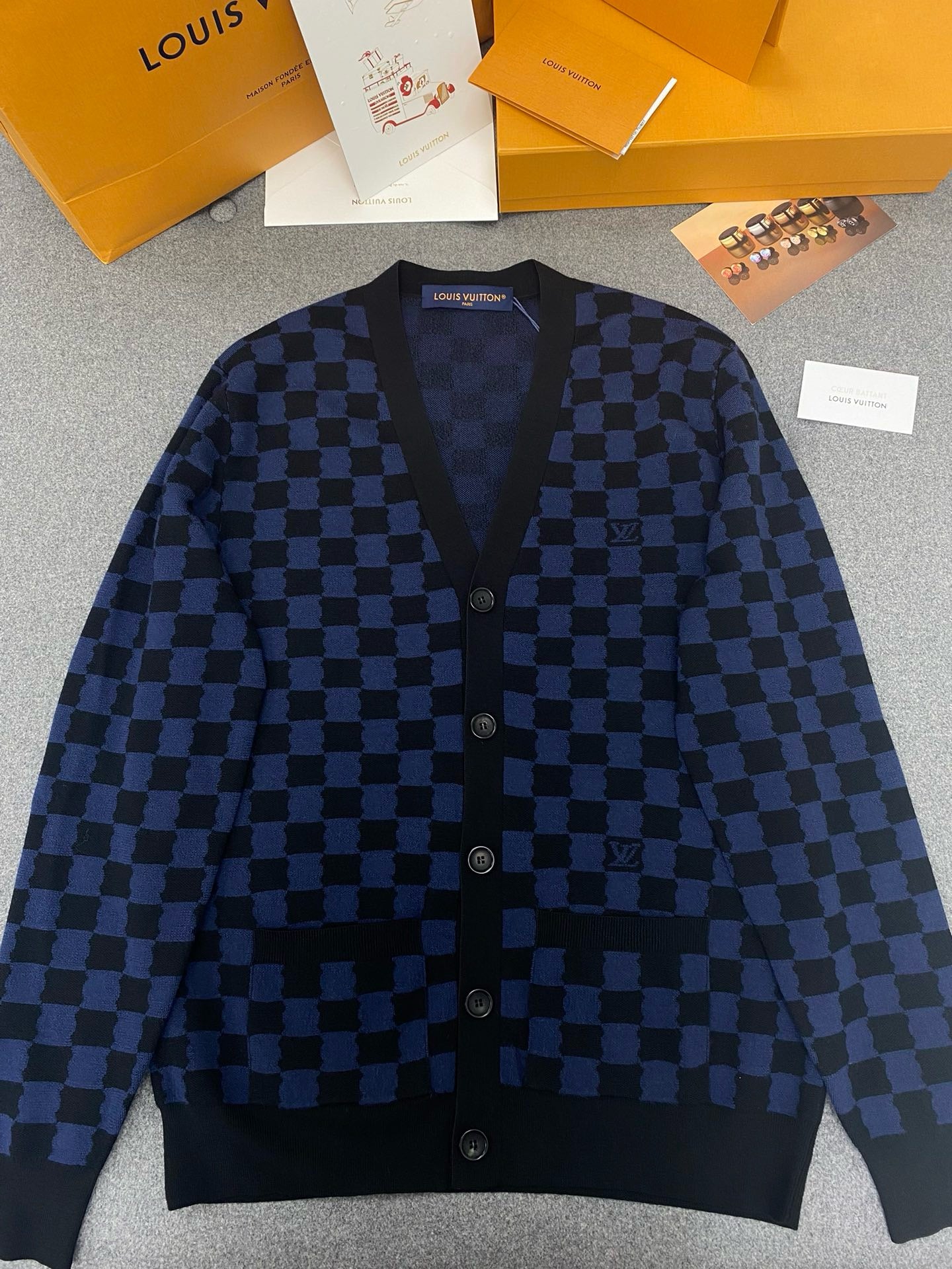 루이비통 울 가디건