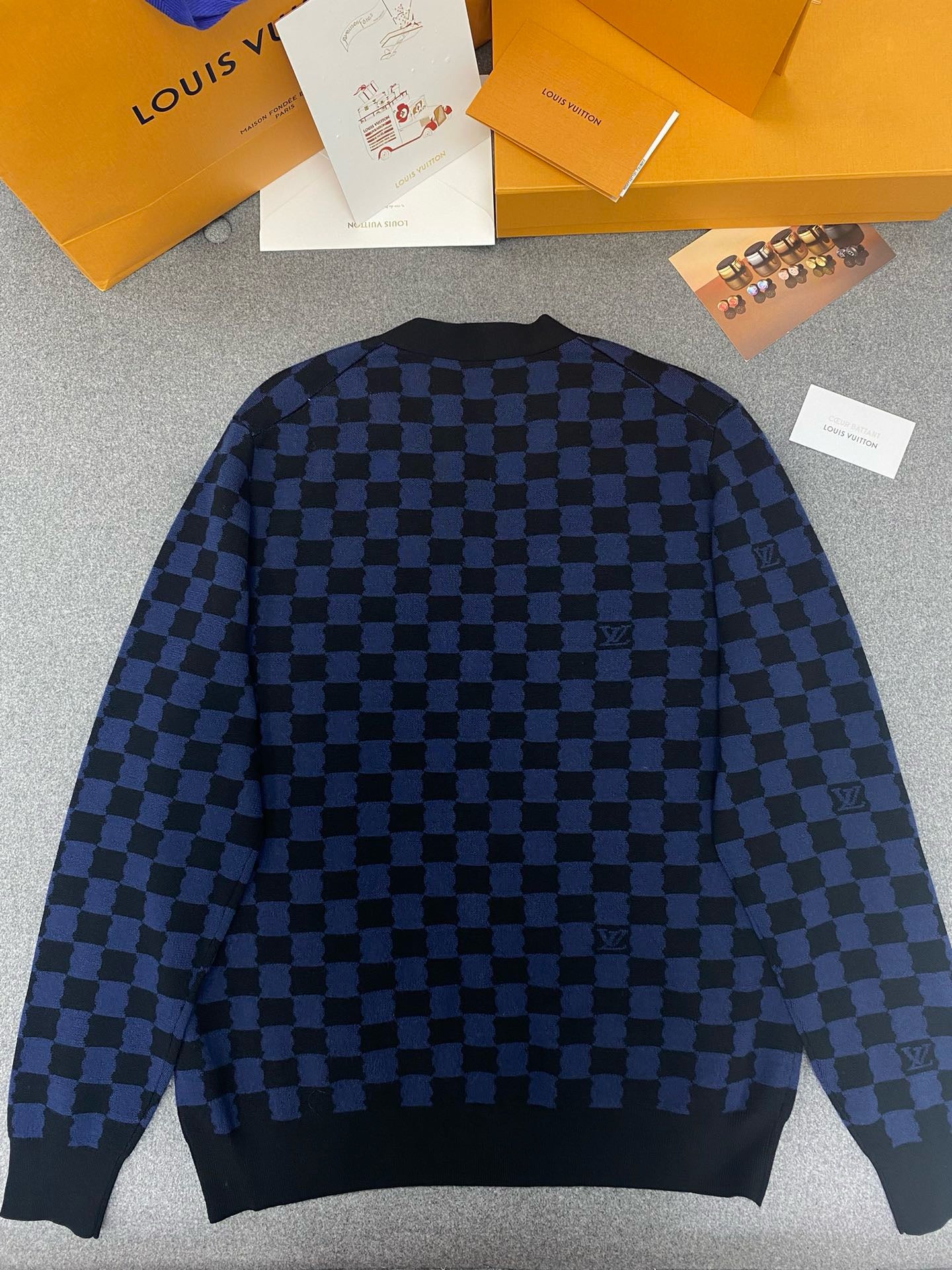 루이비통 울 가디건