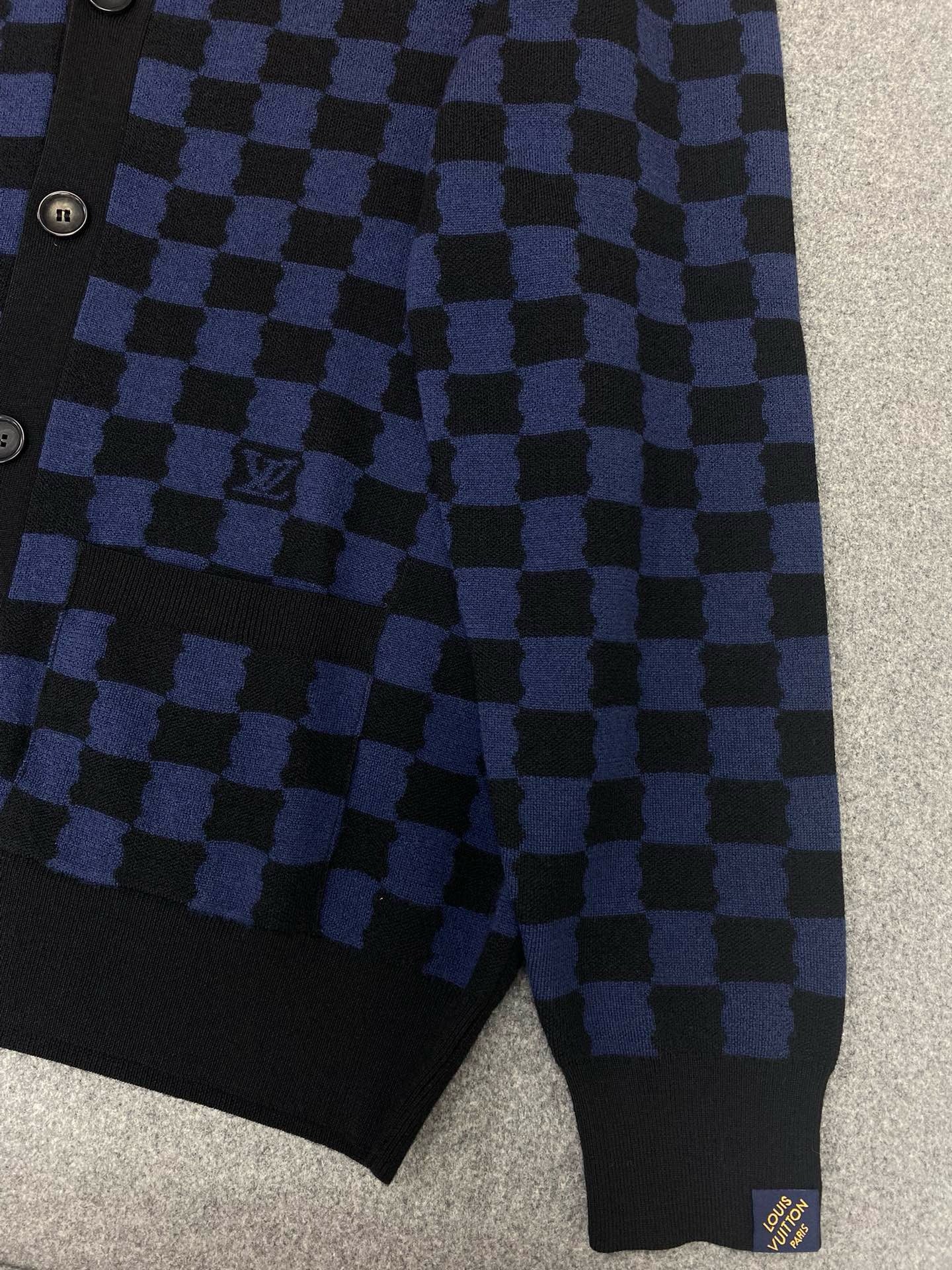 루이비통 울 가디건