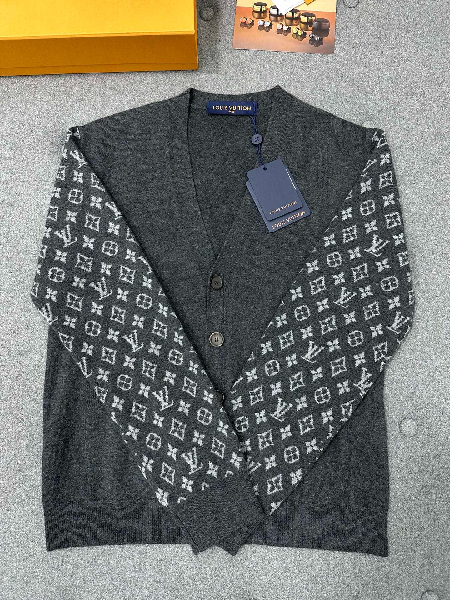 루이비통 믹스 캐시미어 가디건