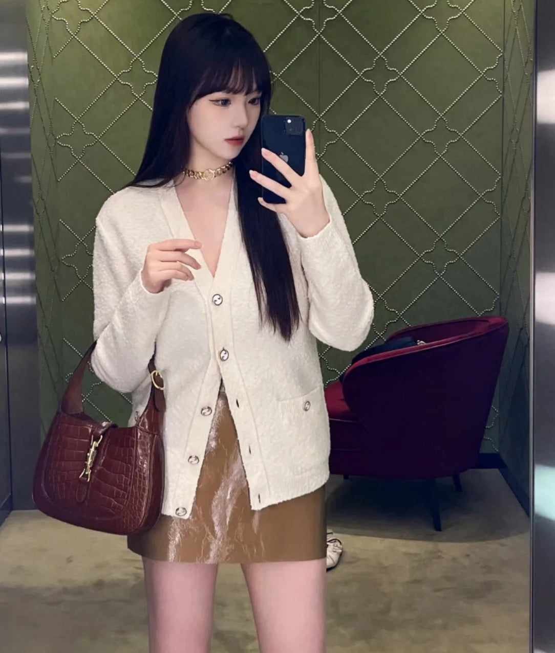 구찌 울 부클레 가디건
