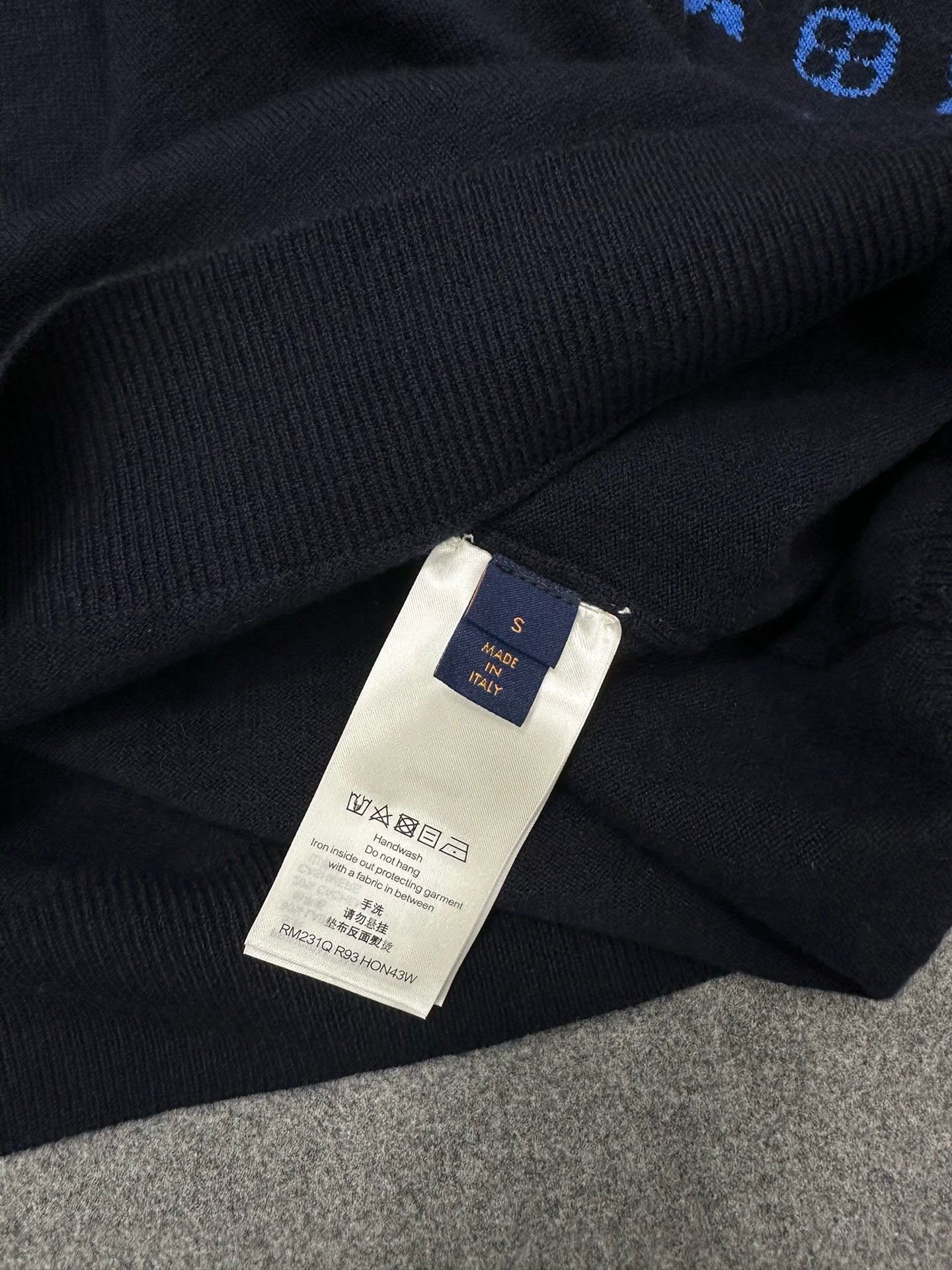 루이비통 모노그램 믹스 캐시미어 크루넥 토탈 이클립스