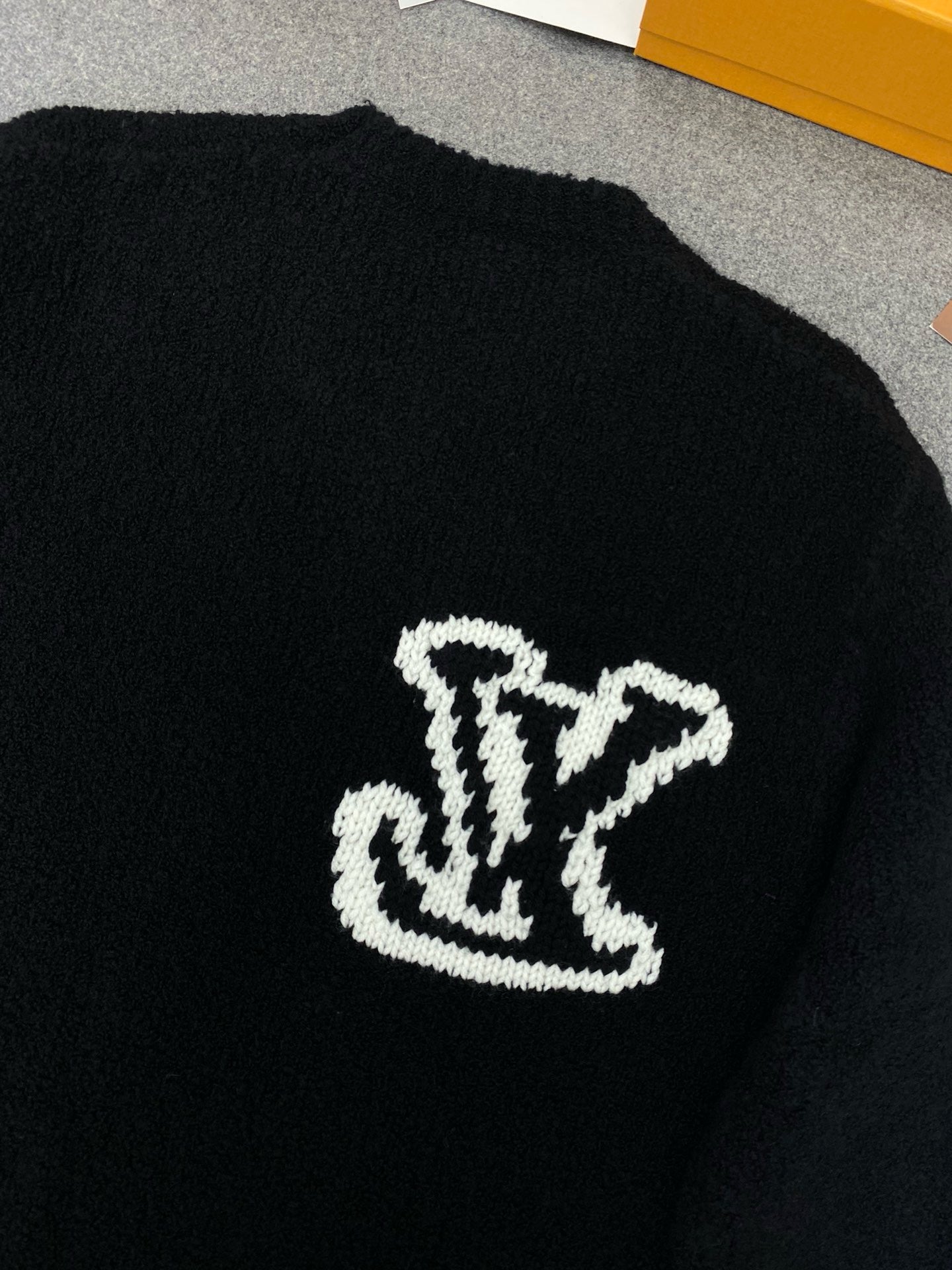 루이비통 인따르시아 크루넥