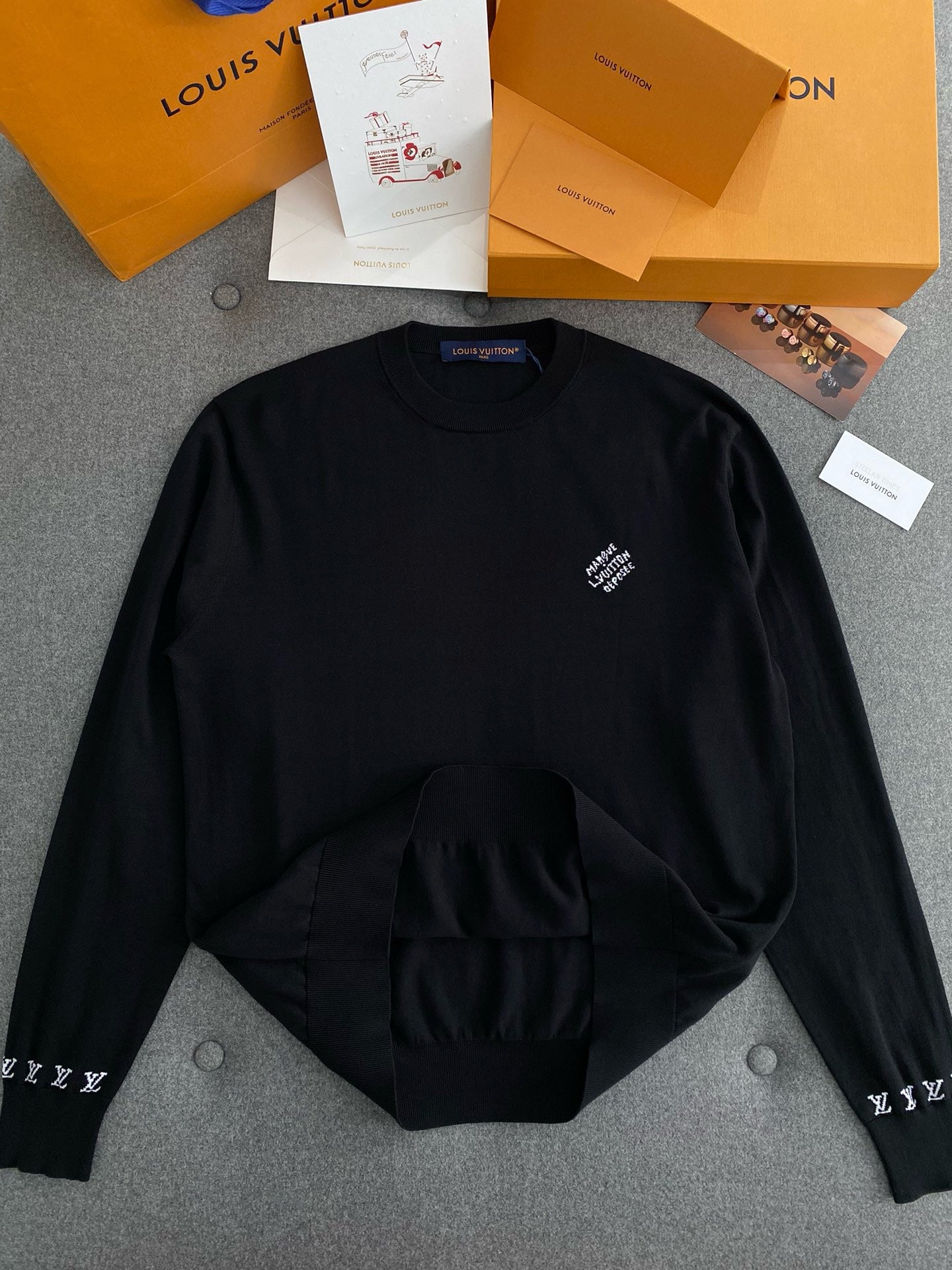 루이비통 롱 슬리브드 코튼 크루넥