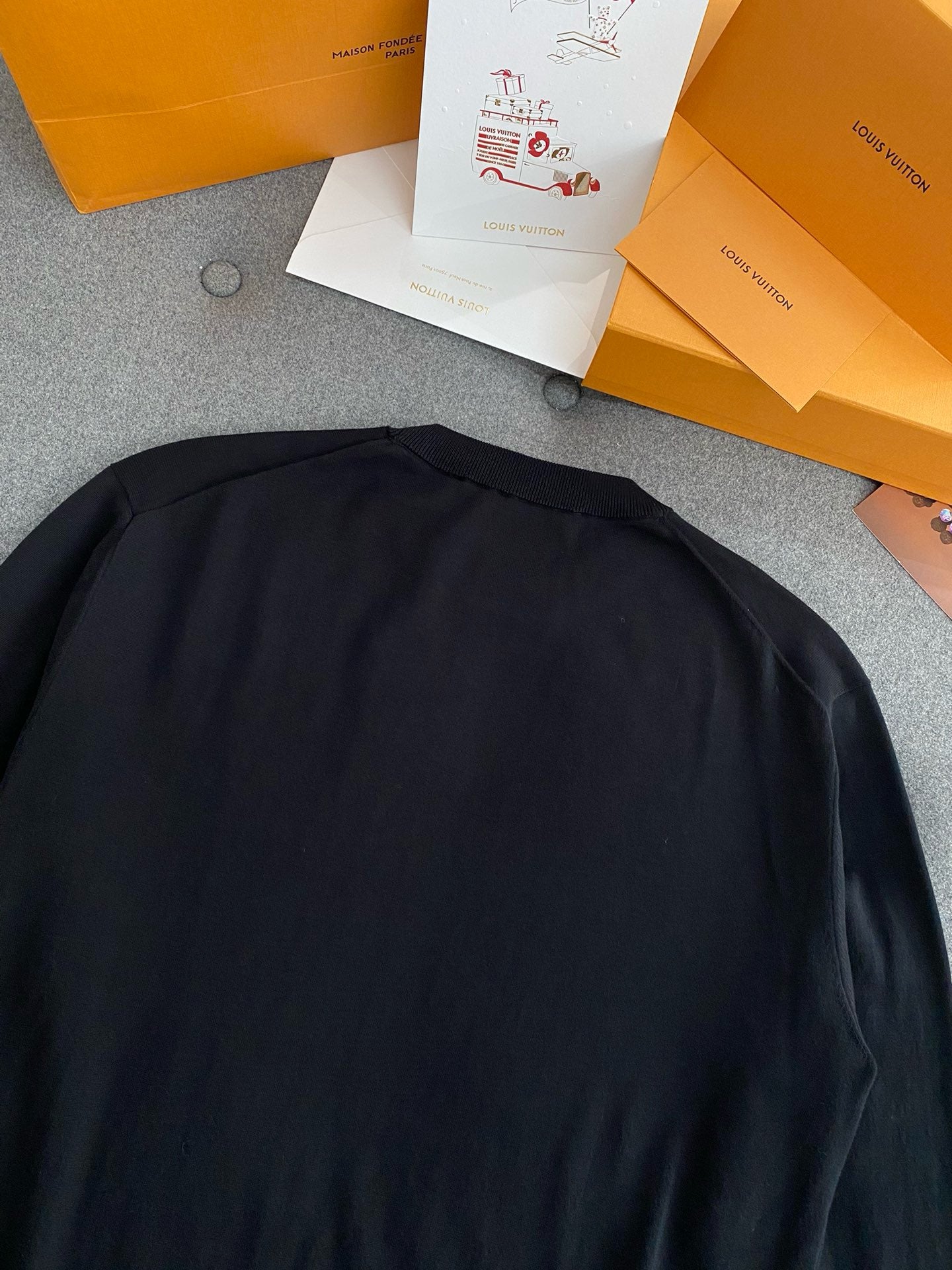 루이비통 롱 슬리브드 코튼 크루넥