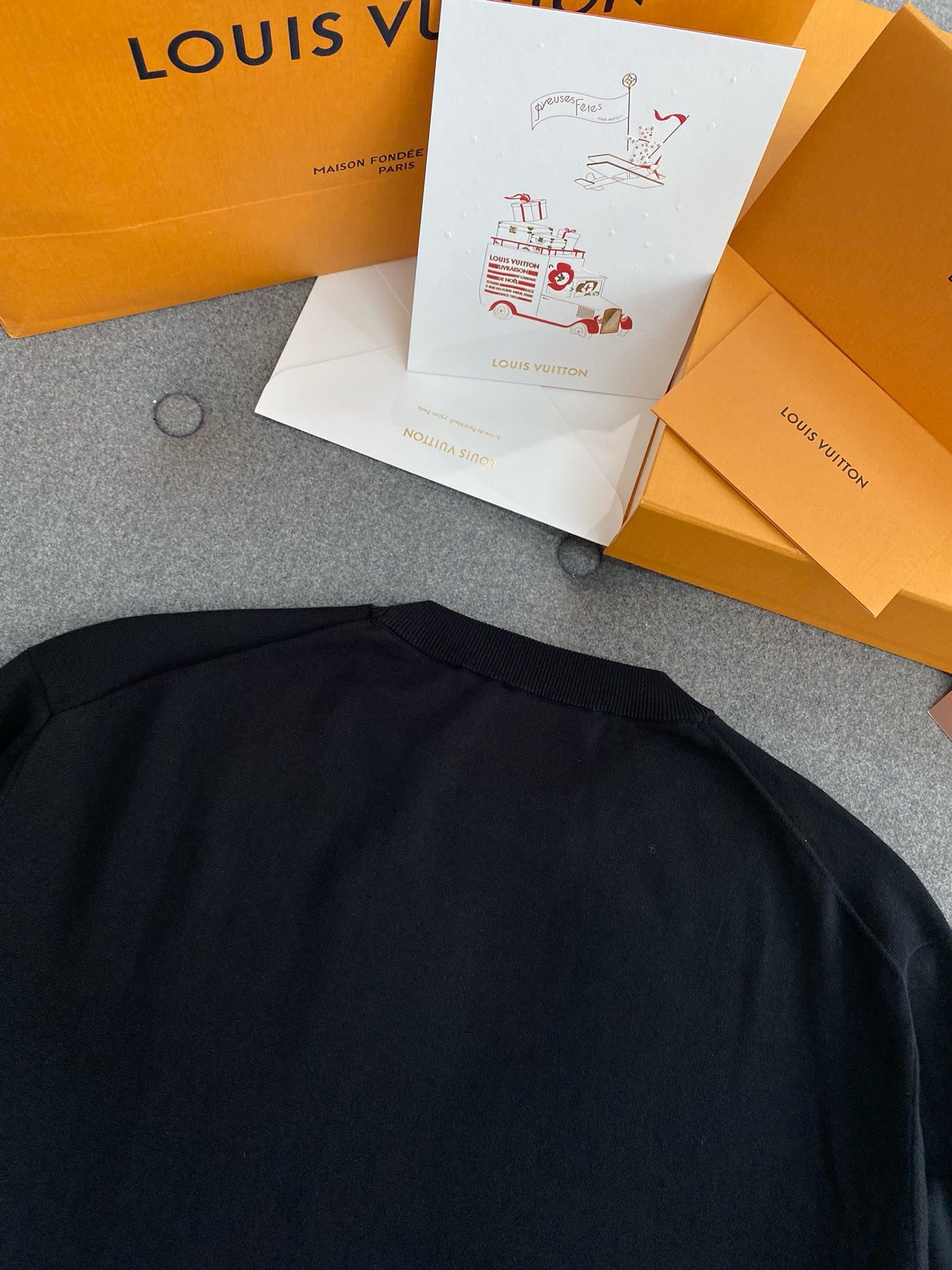 루이비통 롱 슬리브드 코튼 크루넥