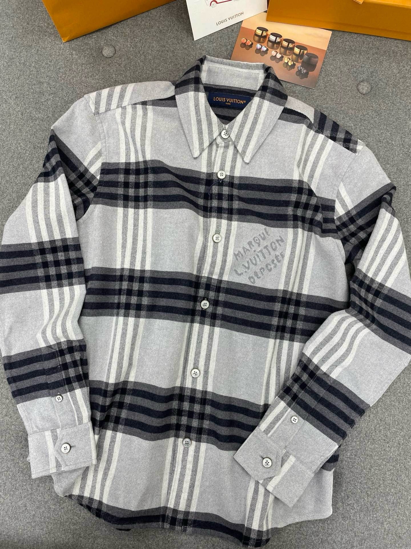 루이비통 롱 슬리브드 코튼 플란넬 셔츠