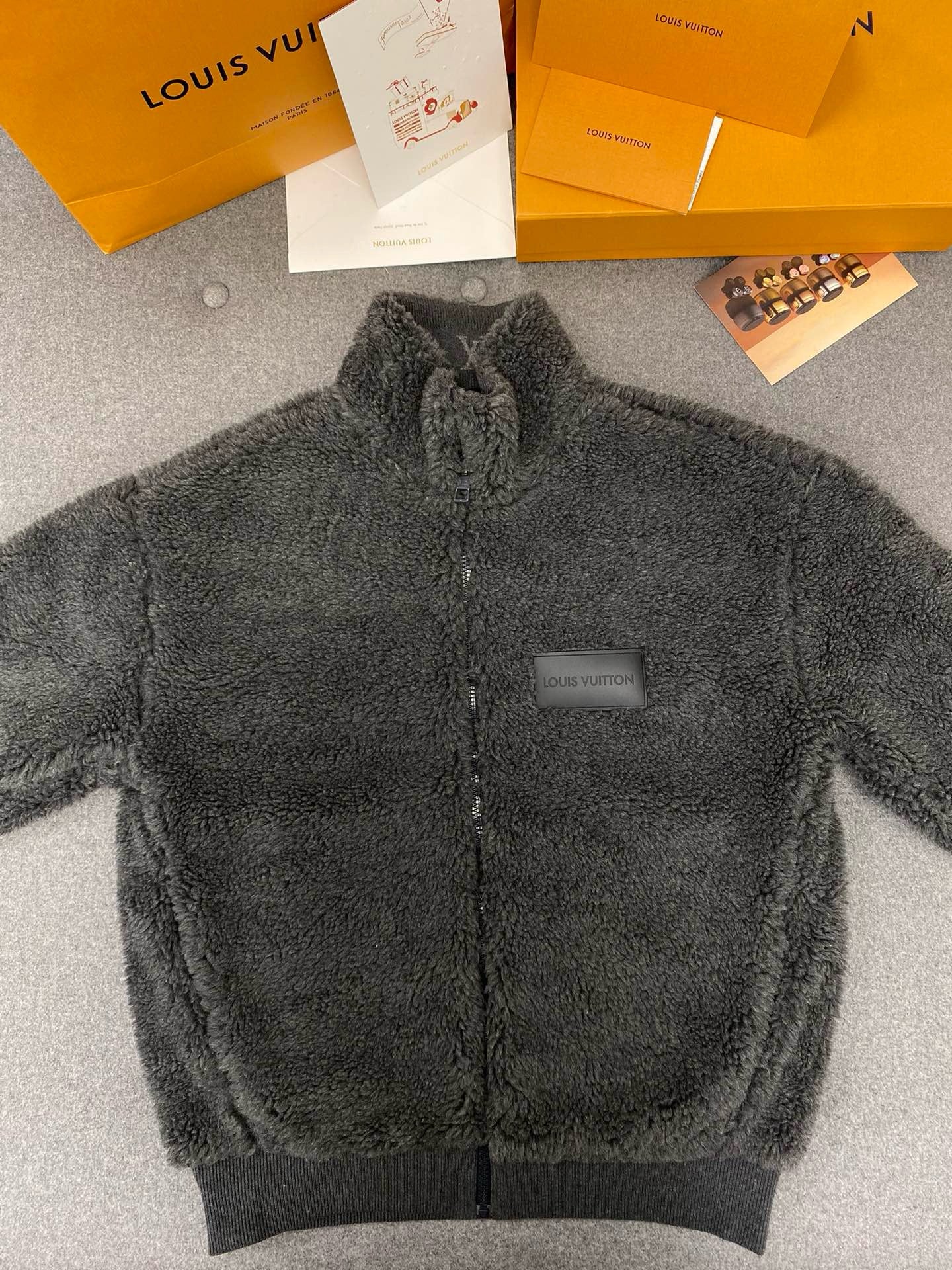 루이비통 레더 패치 플리스 블루종