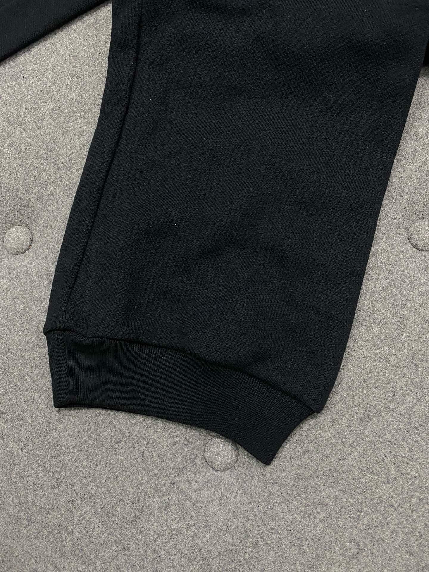 루이비통 로고 자수 시그니처 팬츠