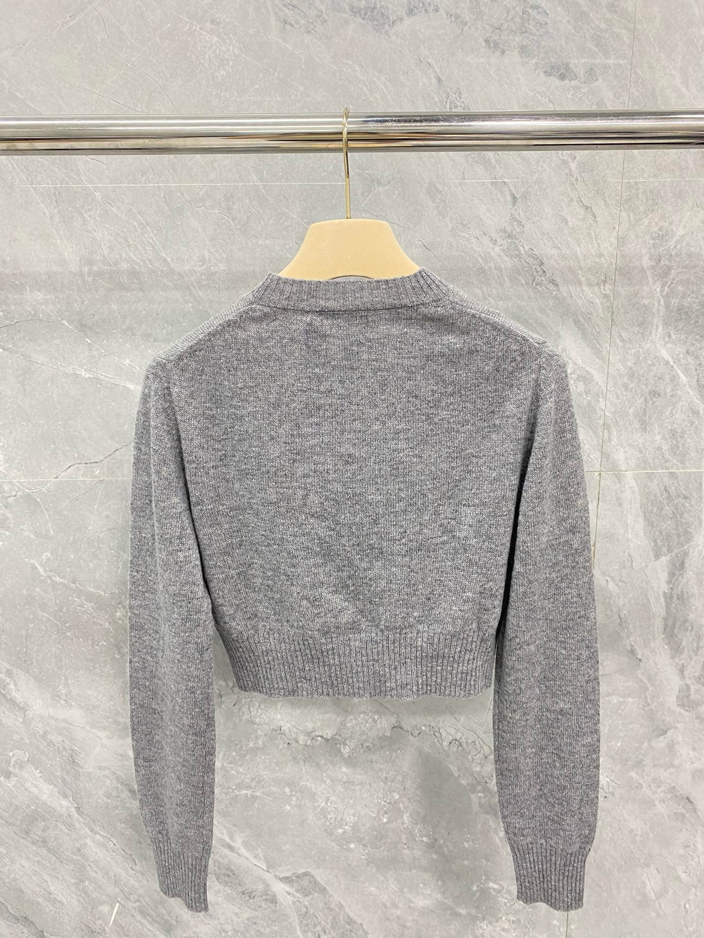 미우미우 울 및 캐시미어 스웨터