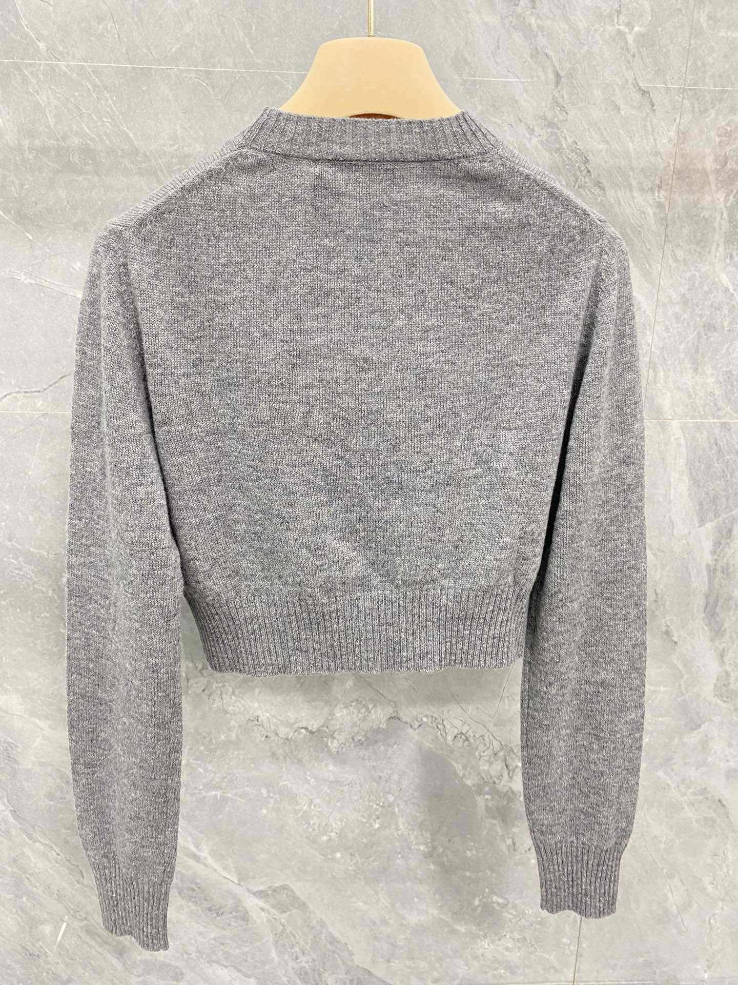 미우미우 울 및 캐시미어 스웨터