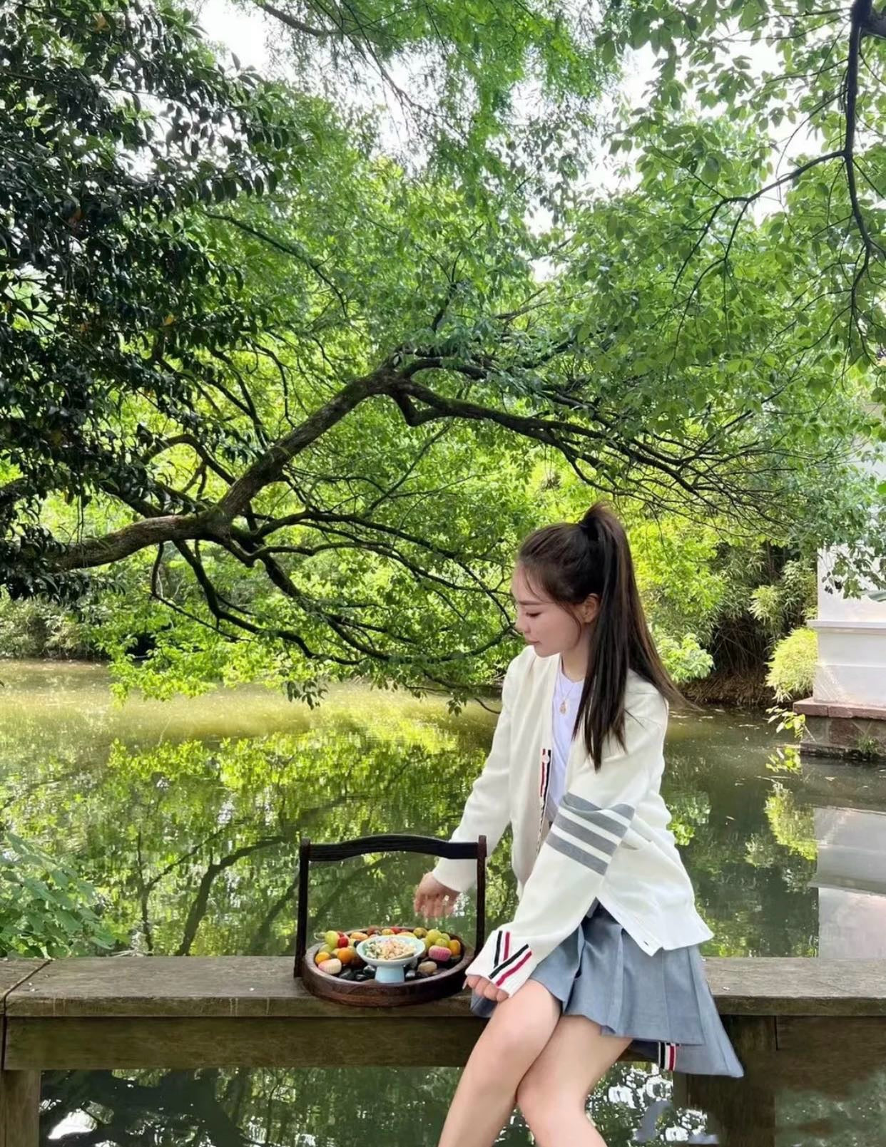 톰브라운 밀라노 스티치 브이넥 가디건