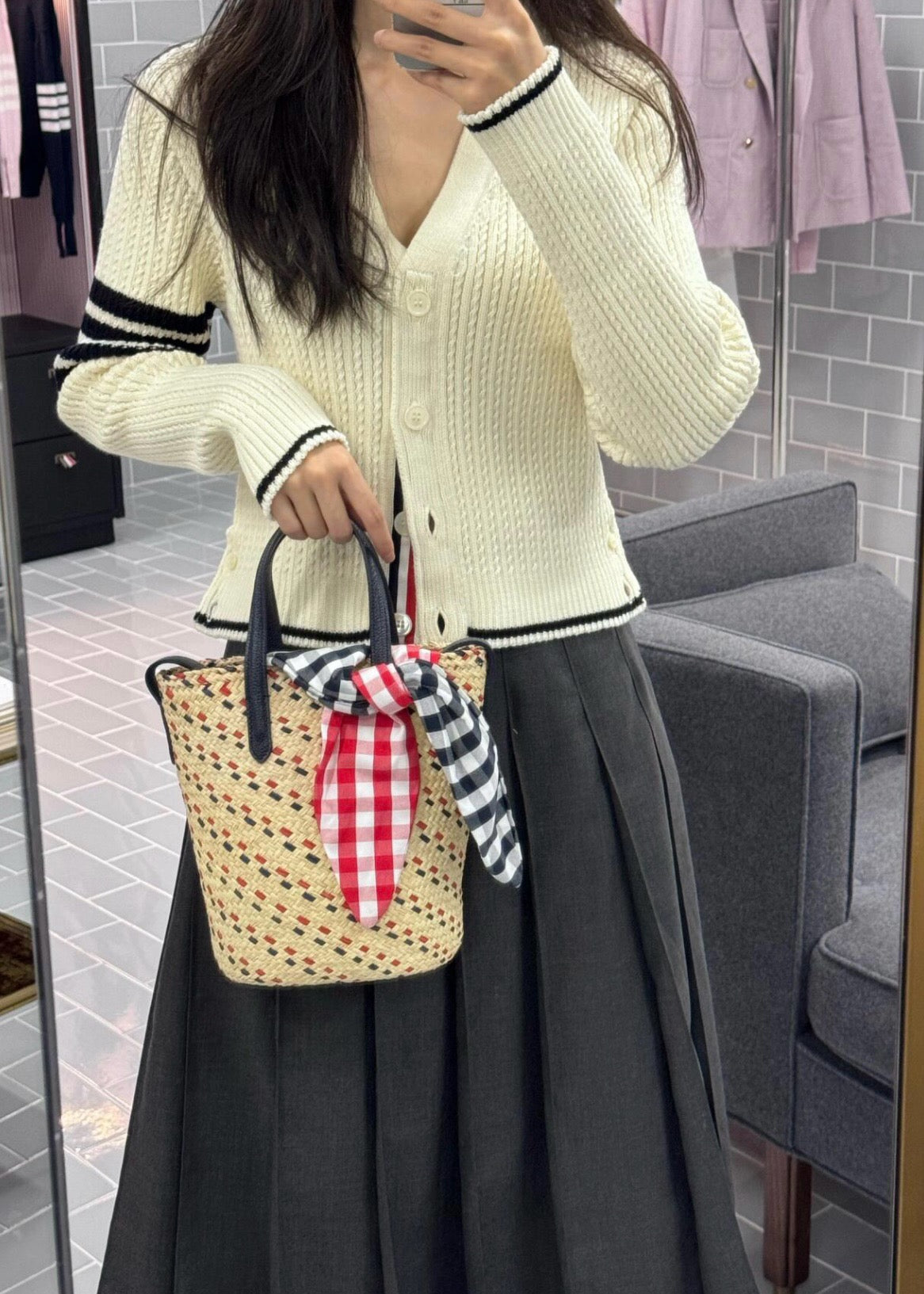 톰브라운 메리노 울 사선 크롭 가디건