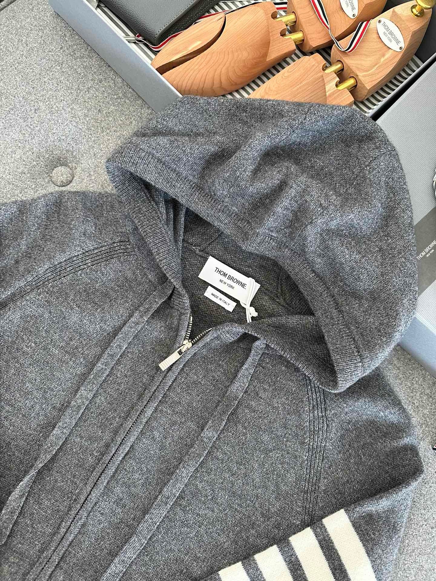 톰브라운 사선 니트 후드 집업