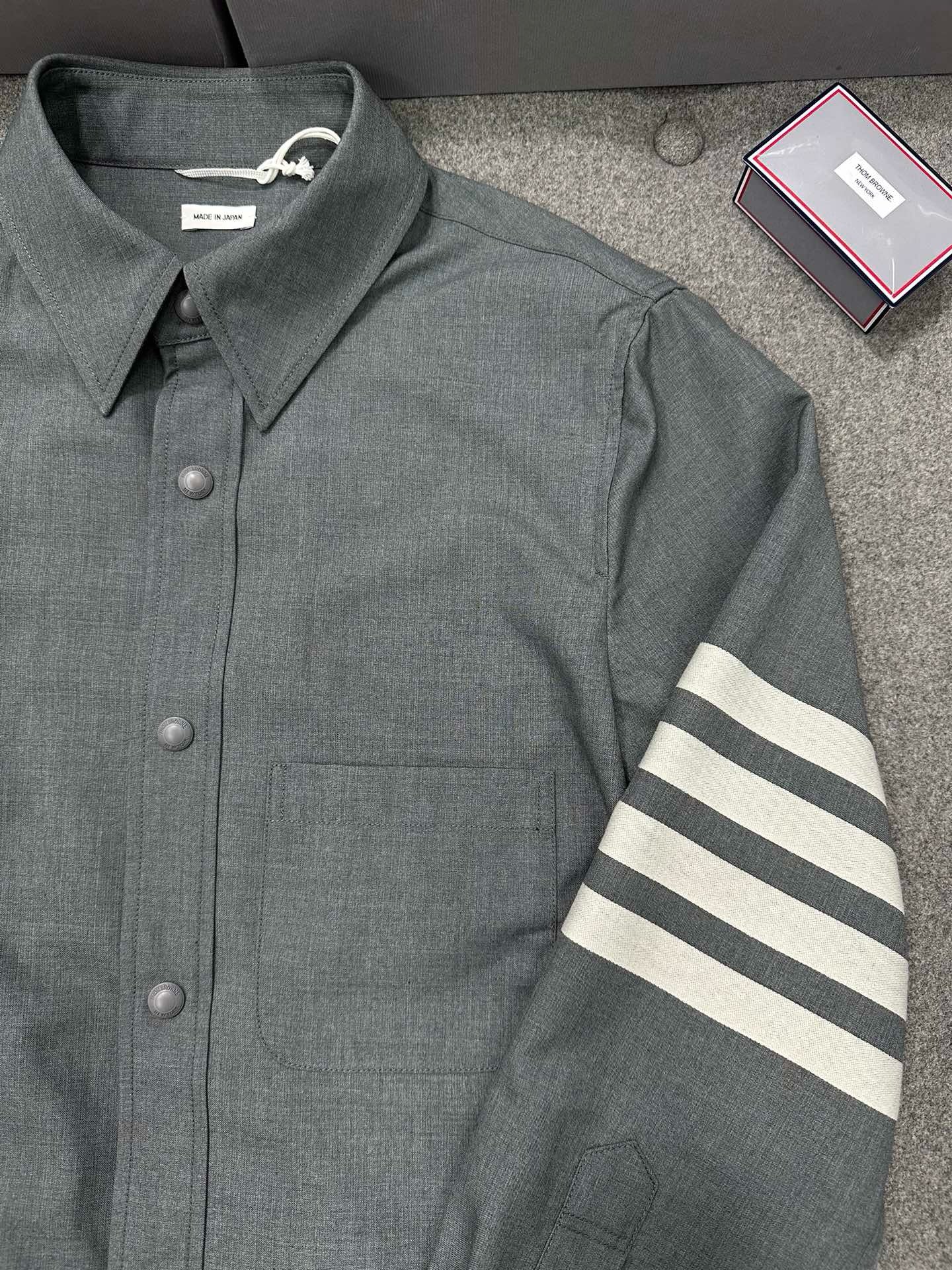 톰브라운 울 스냅 프론트 사선 셔츠 미디움