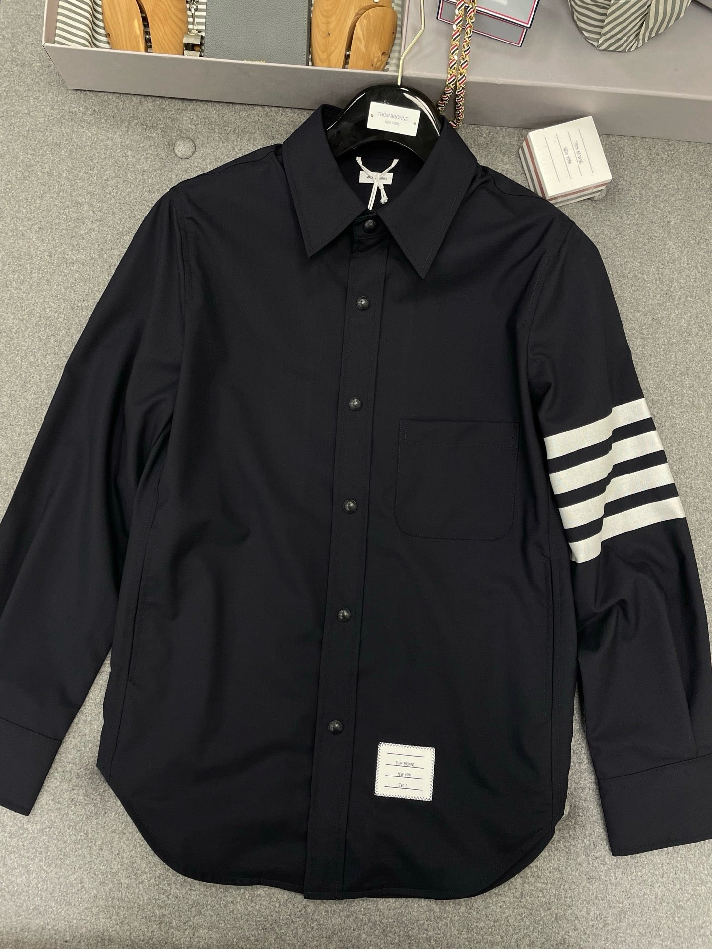 톰브라운 울 스냅 프론트 사선 셔츠 미디움