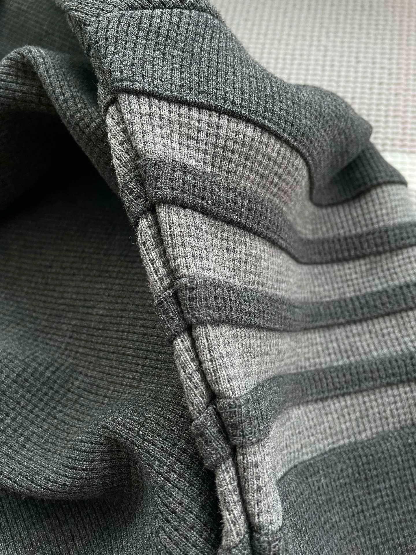 톰브라운 와플 맨투맨